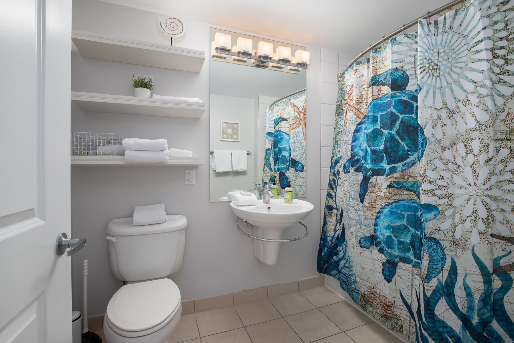 BAHIA CONDO - Residential