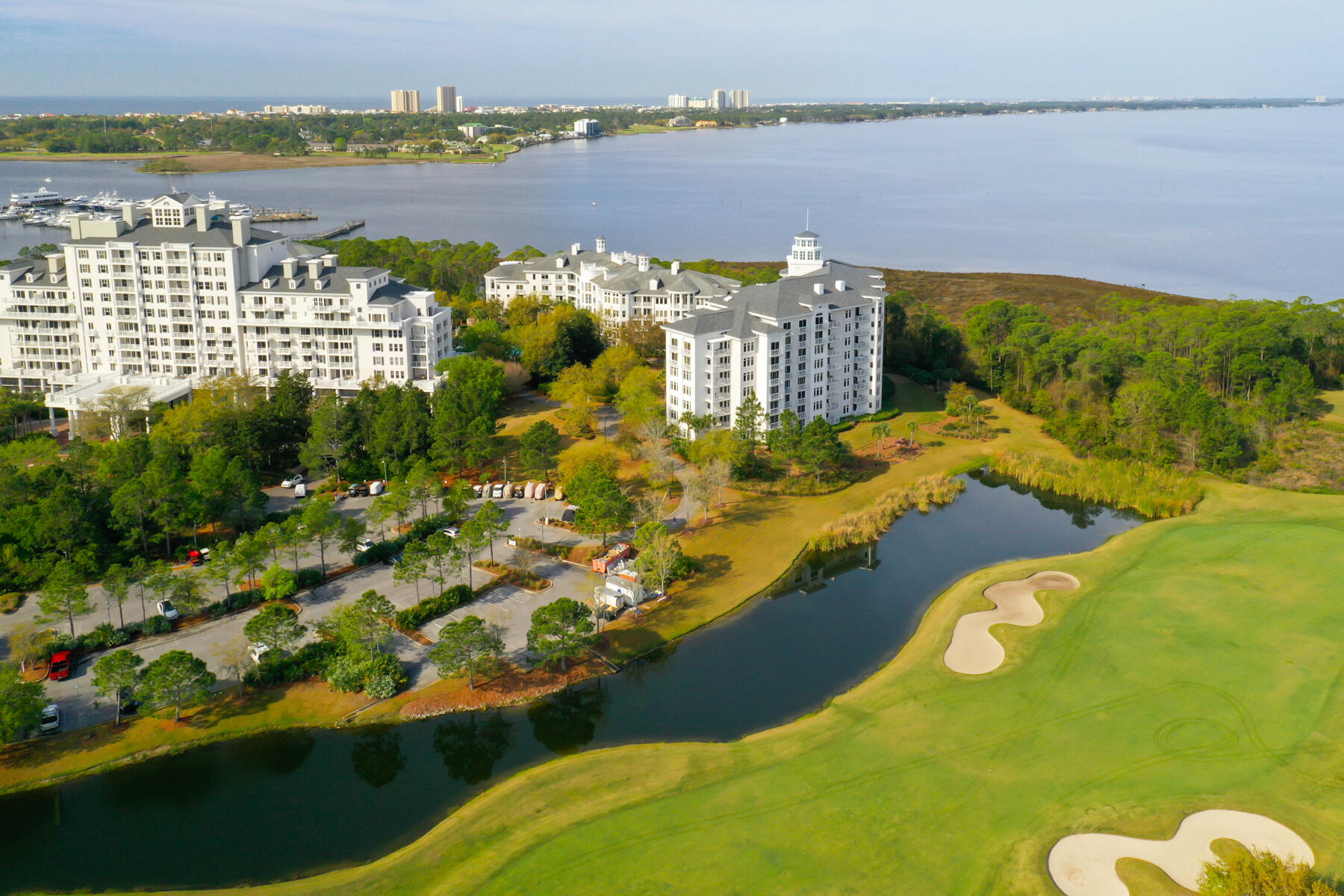 BAHIA CONDO - Residential