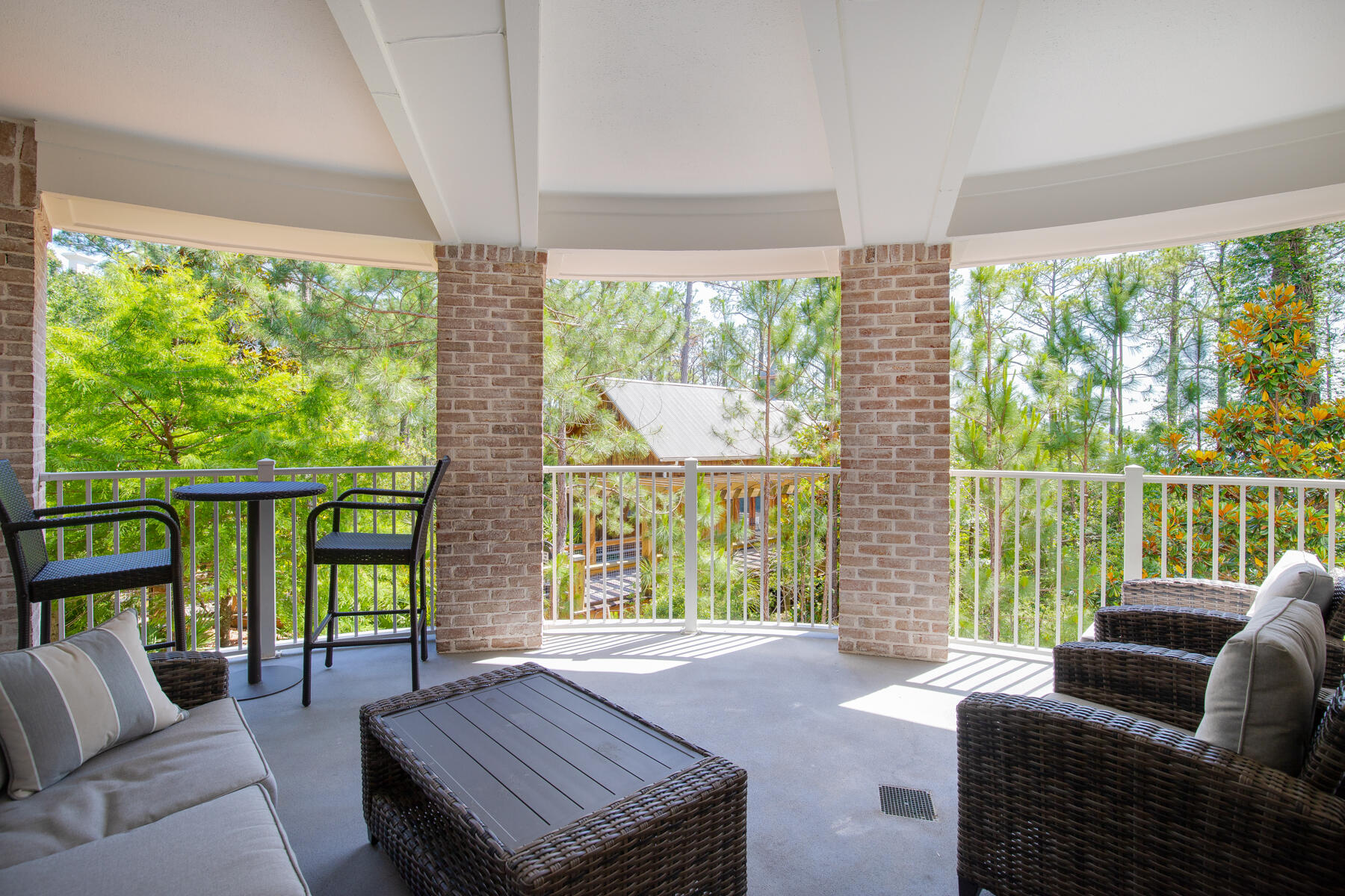 BAHIA CONDO - Residential