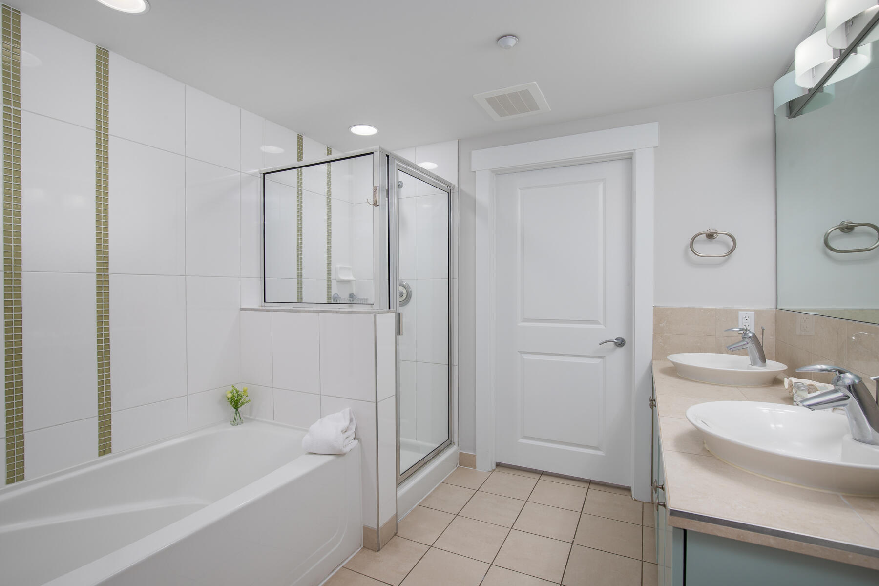 BAHIA CONDO - Residential