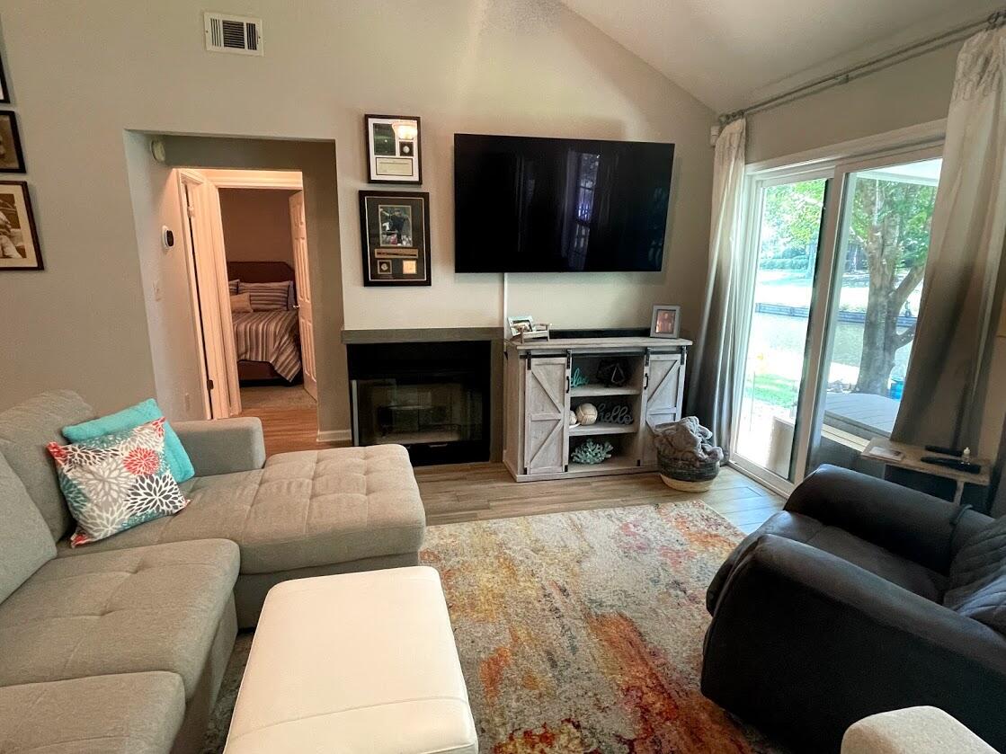 FAIRWAY LAKES PH 1 - Residential