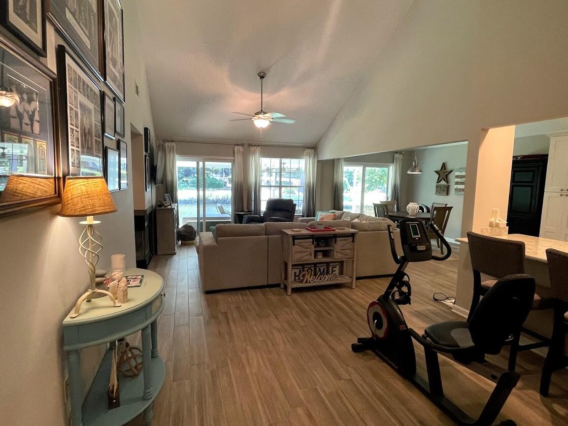 FAIRWAY LAKES PH 1 - Residential