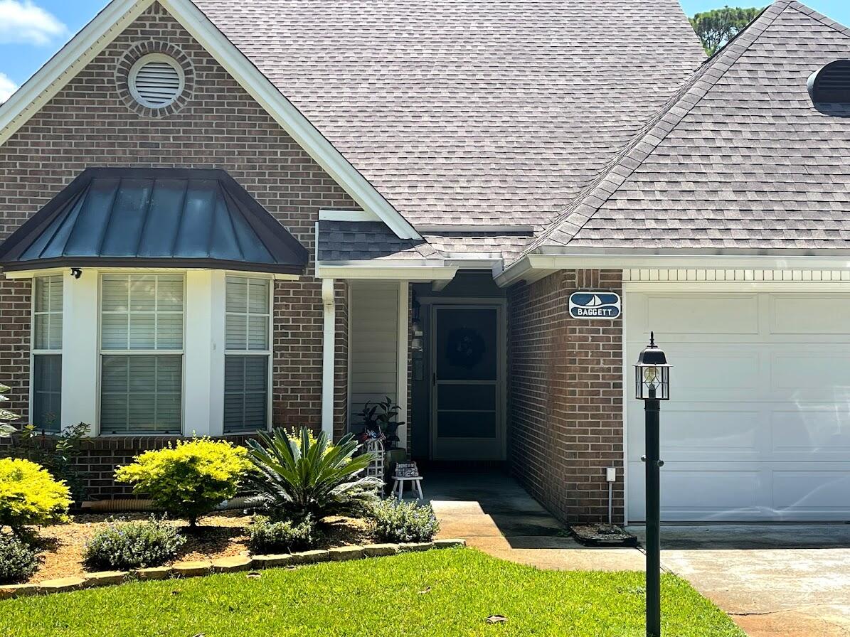 Beautifully renovated home. Great Location and wonderful walk-able community.Overlooking pond with fountain and very open floor plan. Split bedrooms and separate office that could be a third guest area. Large covered patio overlooking pond for entertaining.As you enter the front door the entire living area opens up to view of the water and fountain.
