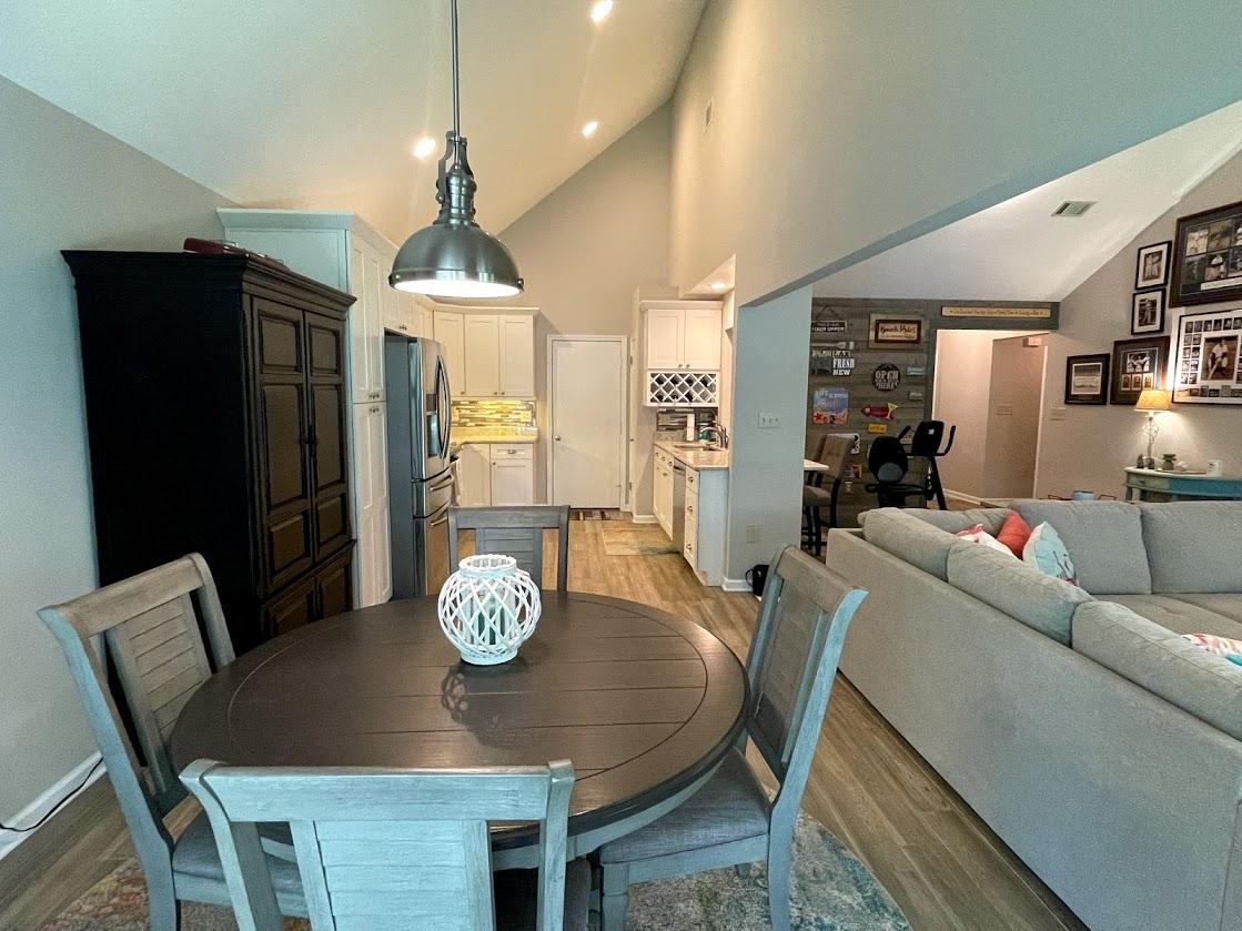 FAIRWAY LAKES PH 1 - Residential