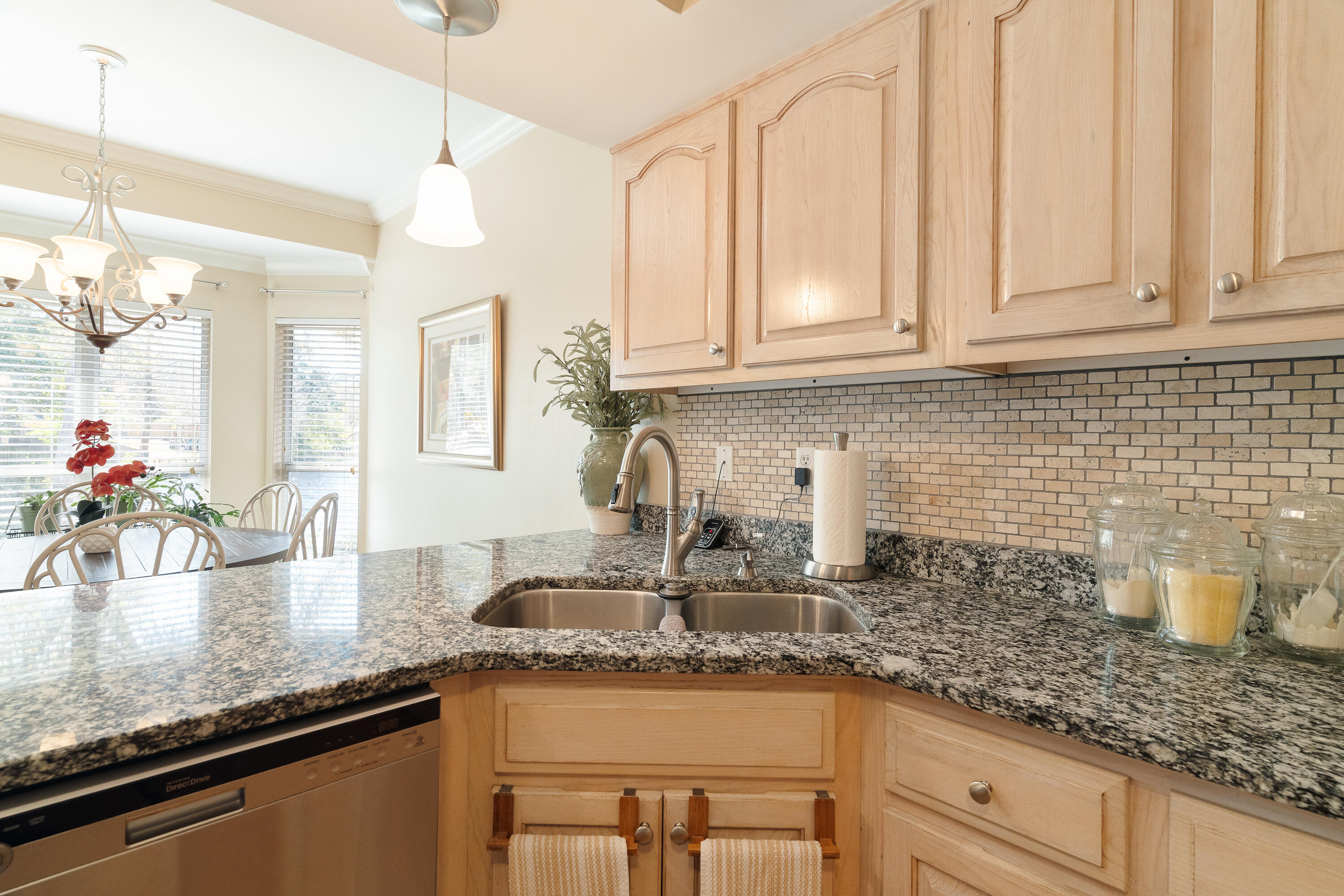 MARY ESTHER MANOR - Residential