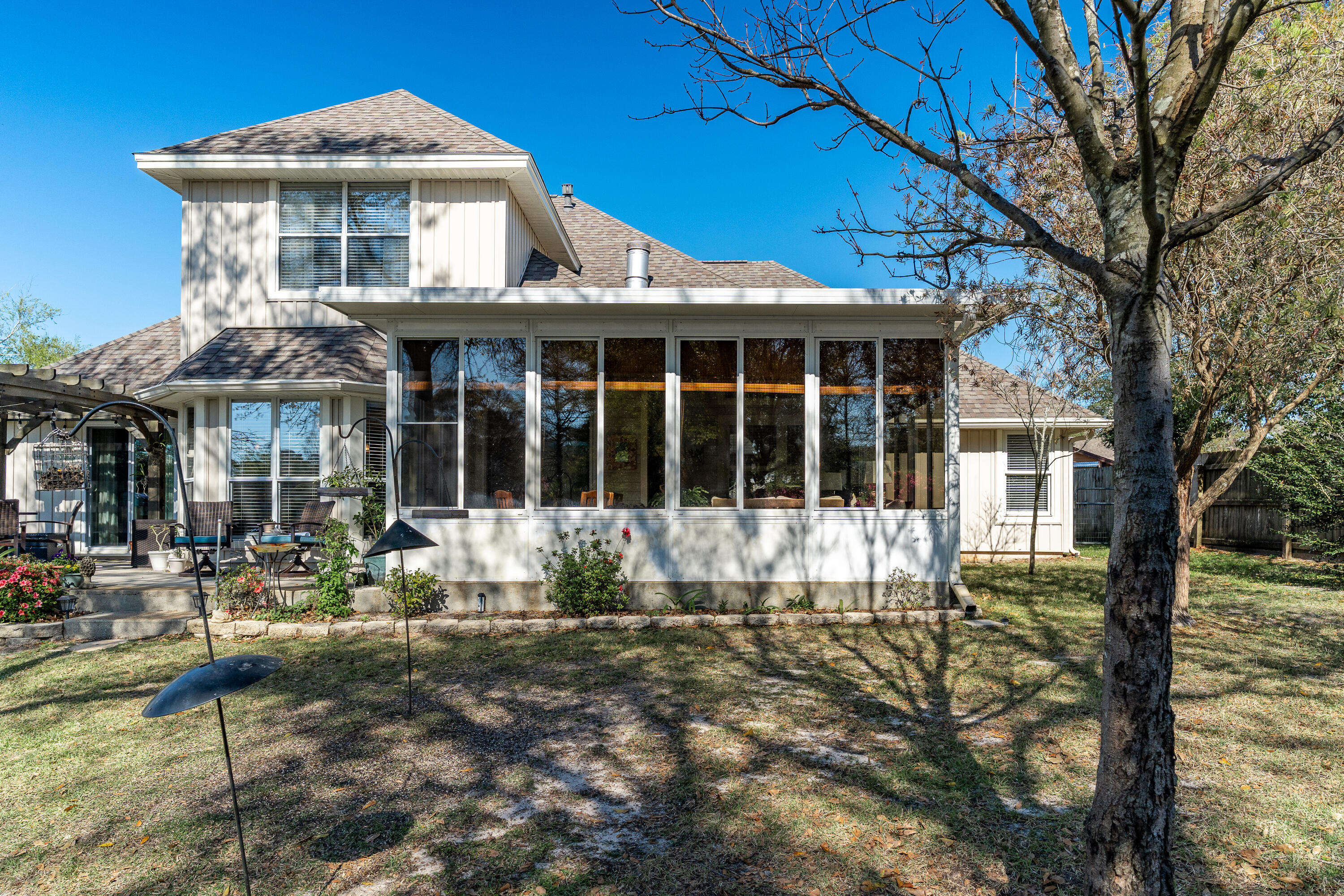 MARY ESTHER MANOR - Residential