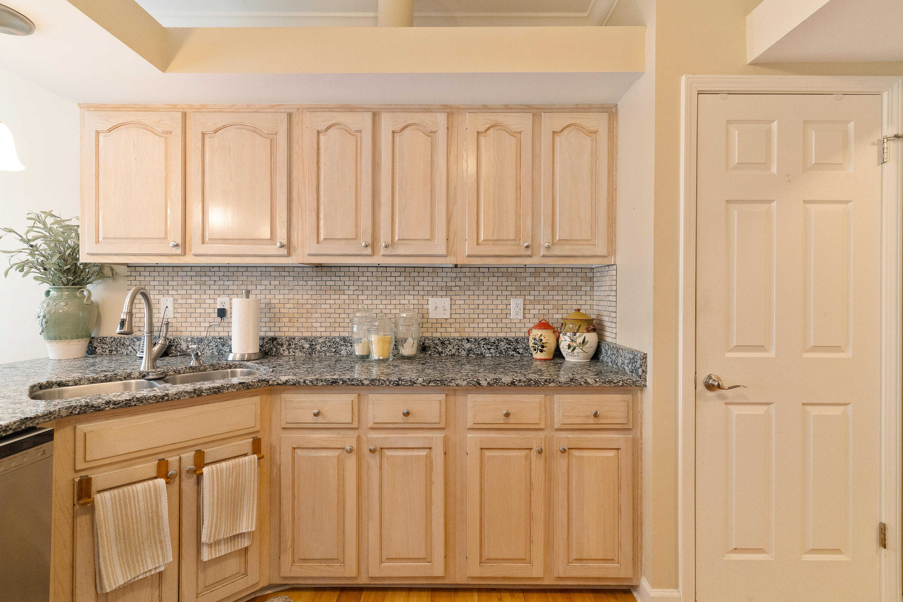 MARY ESTHER MANOR - Residential