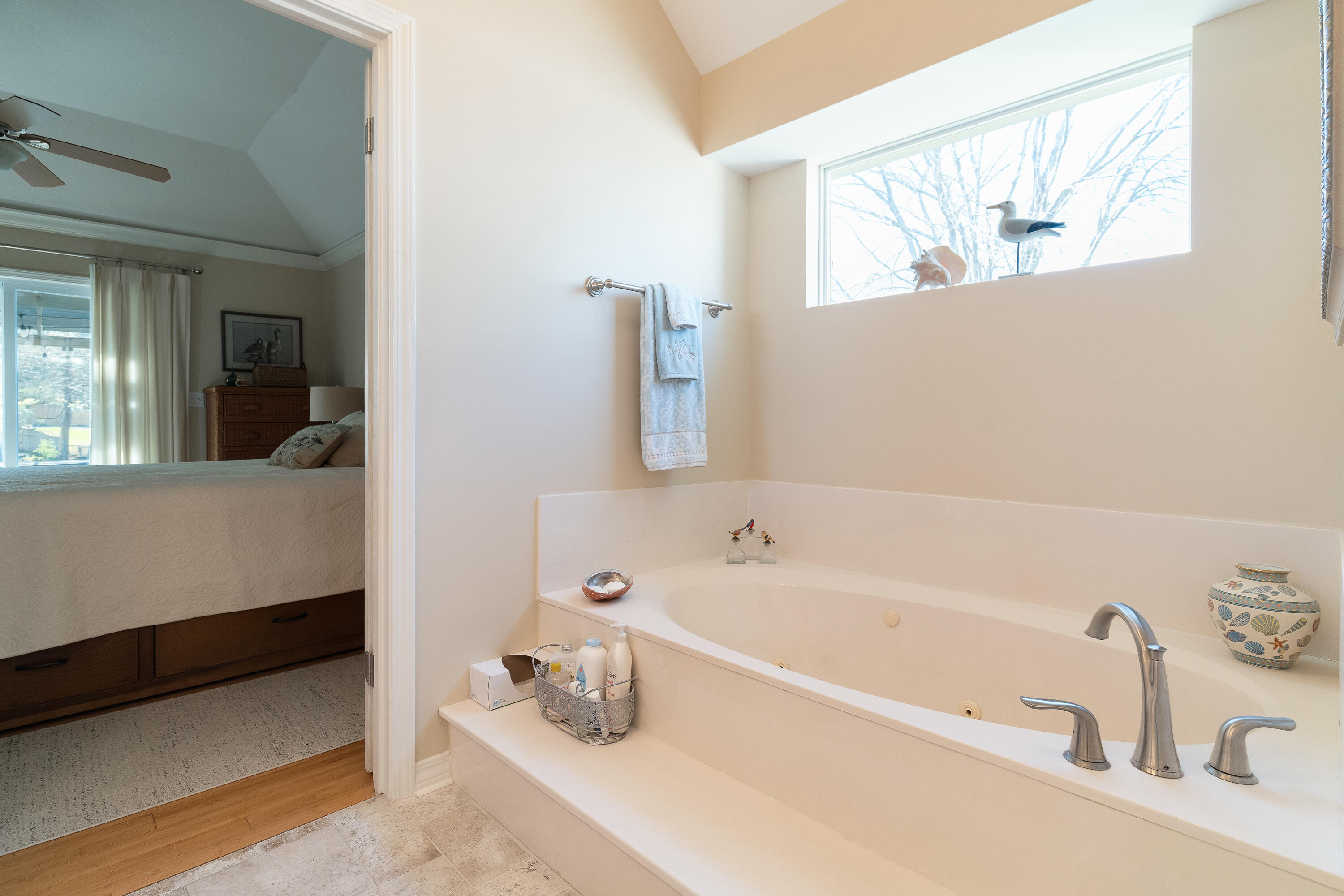 MARY ESTHER MANOR - Residential