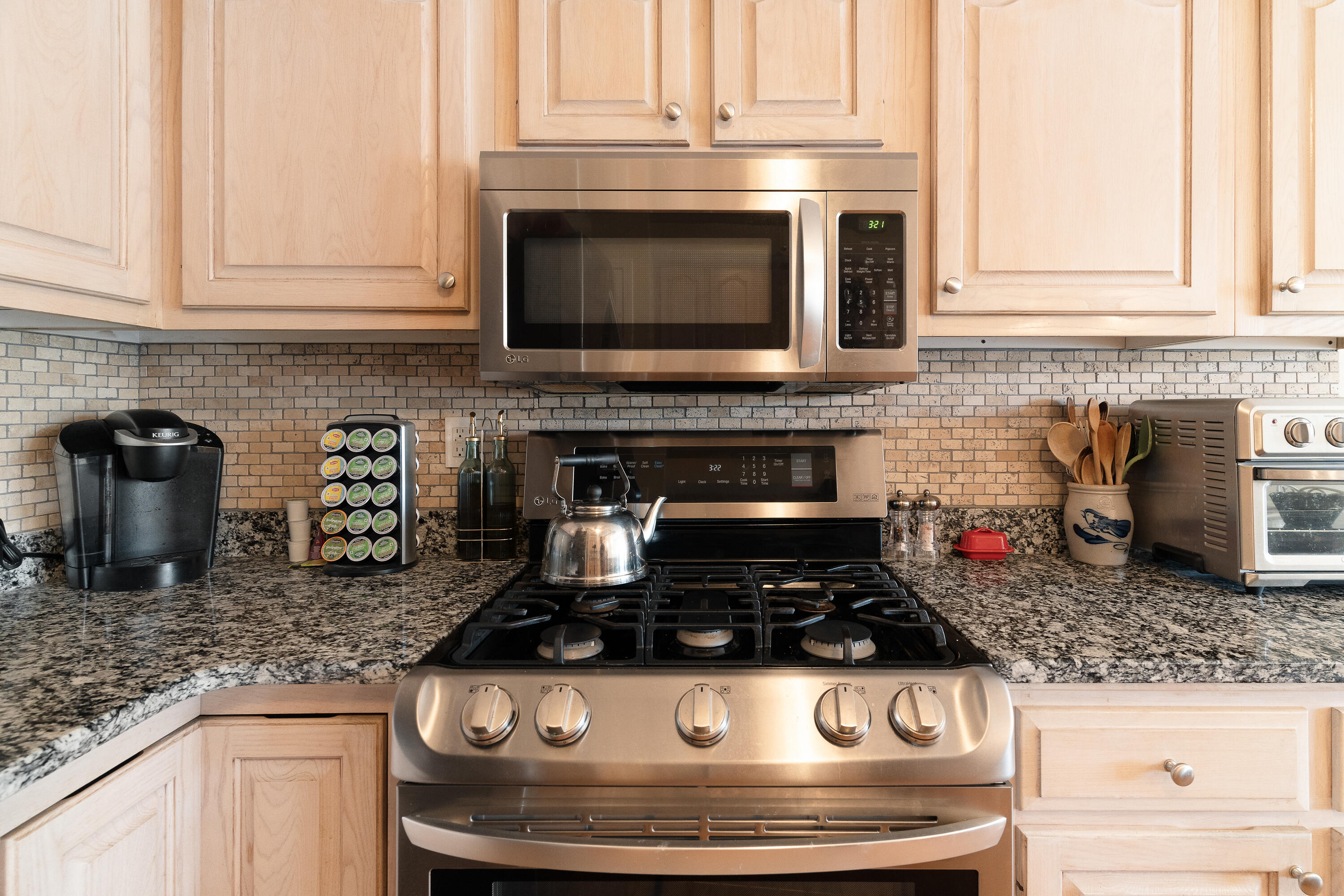 MARY ESTHER MANOR - Residential