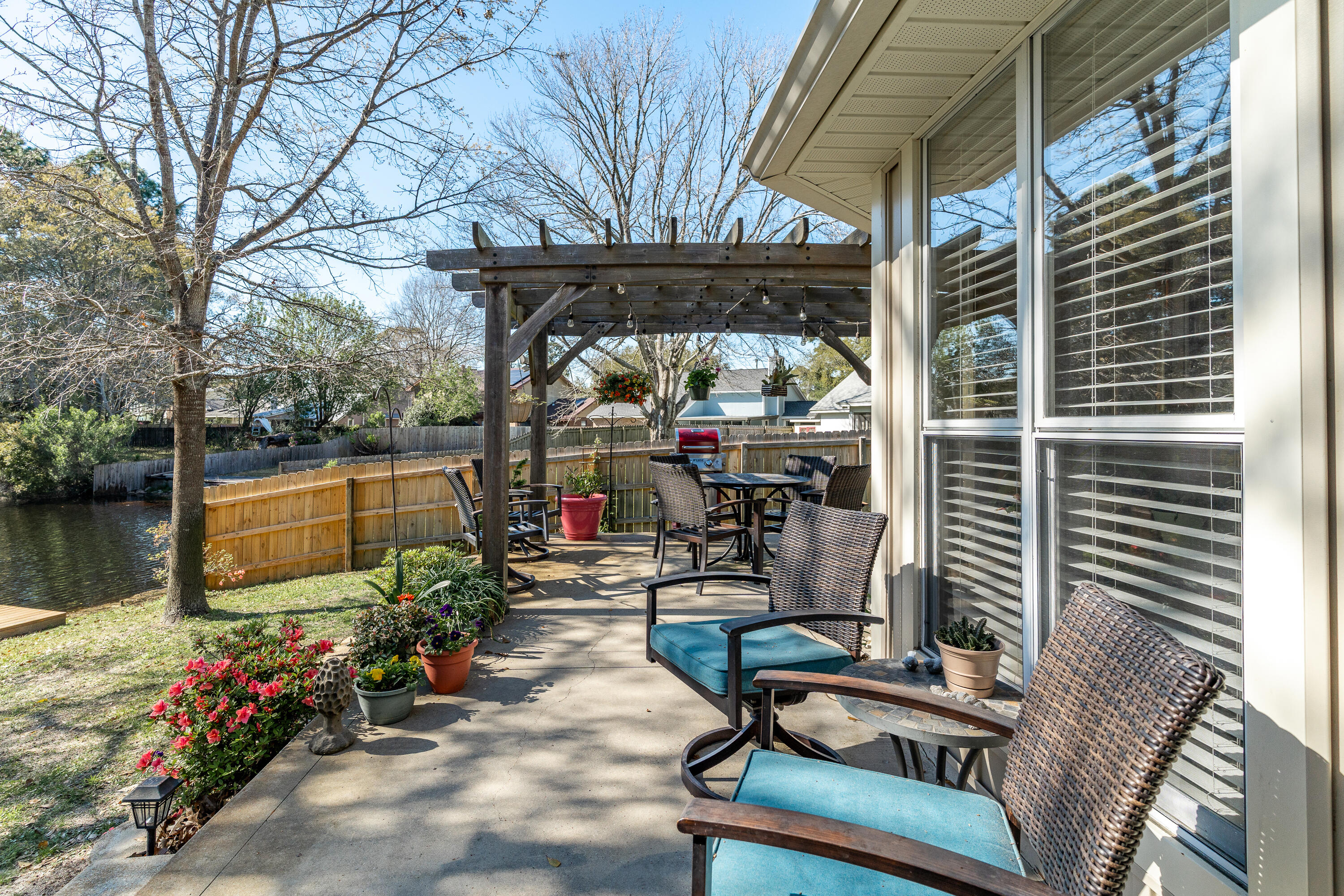 MARY ESTHER MANOR - Residential