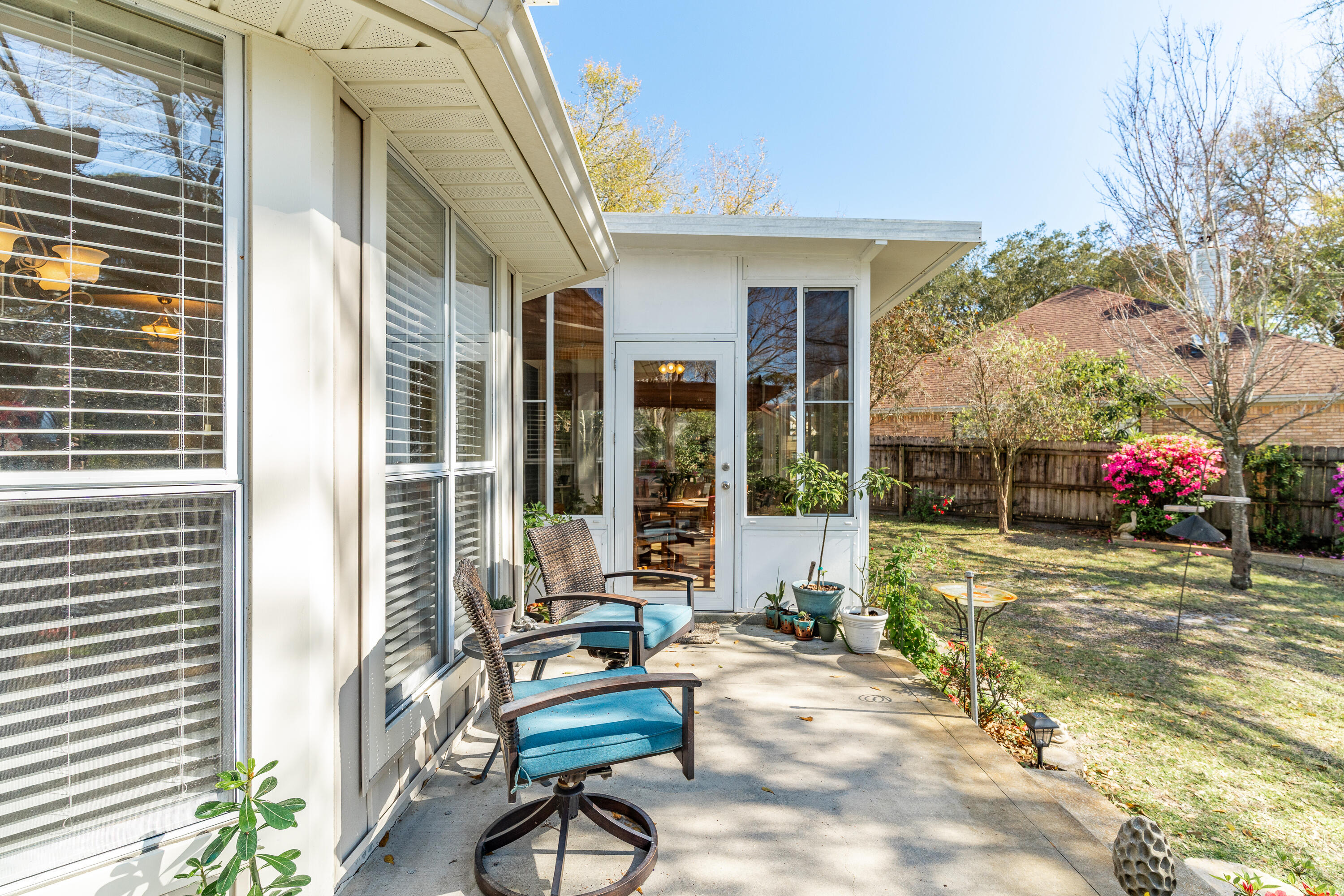 MARY ESTHER MANOR - Residential