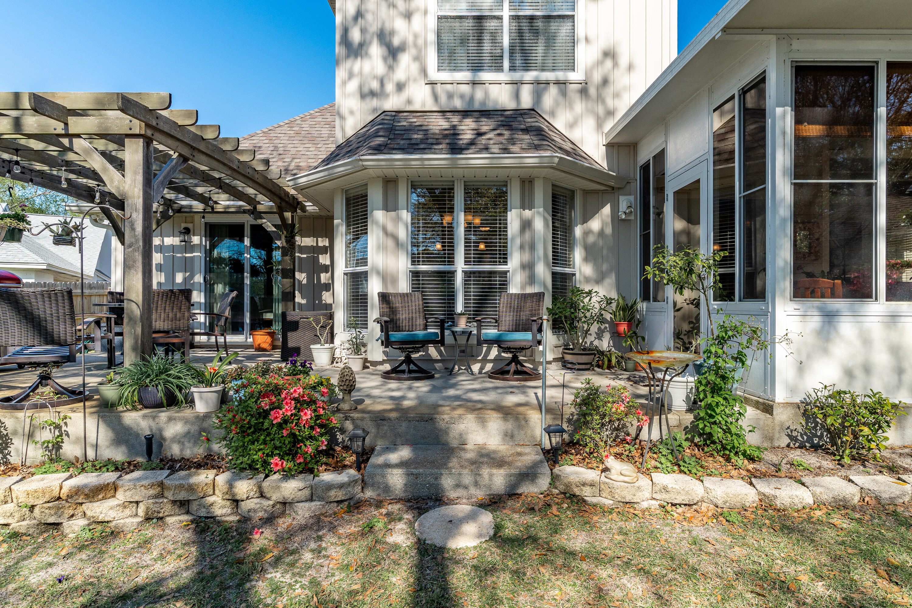 MARY ESTHER MANOR - Residential