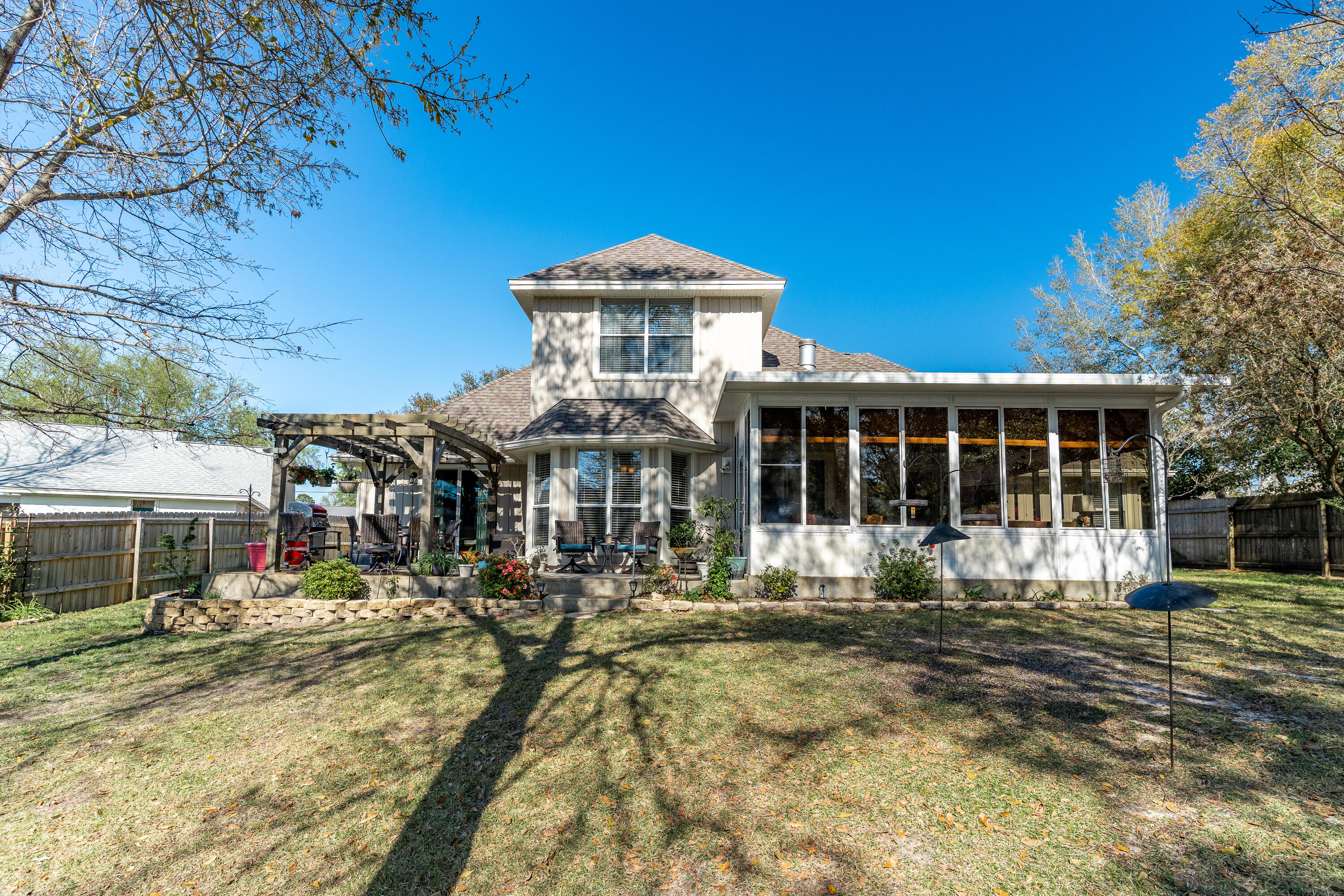 MARY ESTHER MANOR - Residential