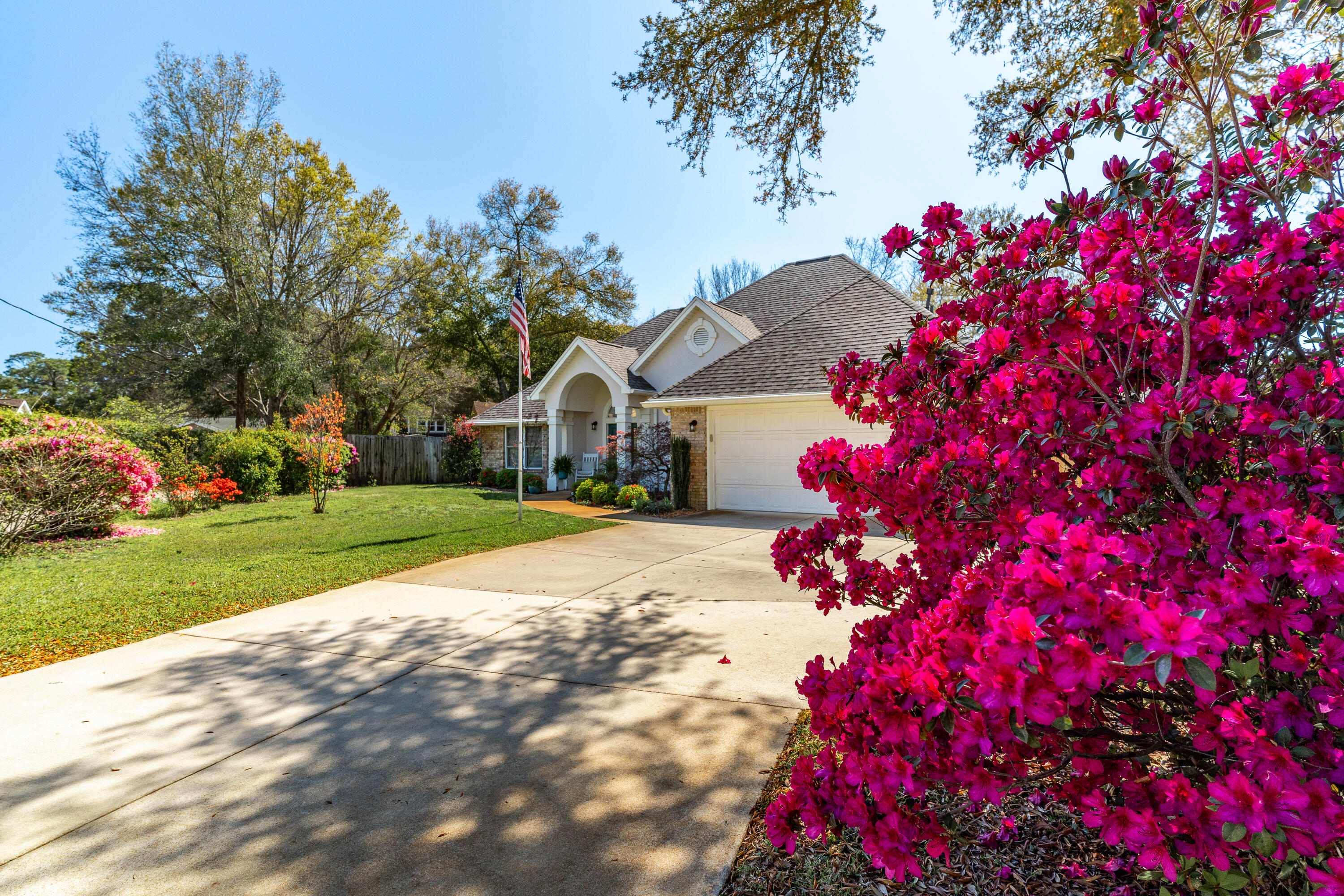 MARY ESTHER MANOR - Residential