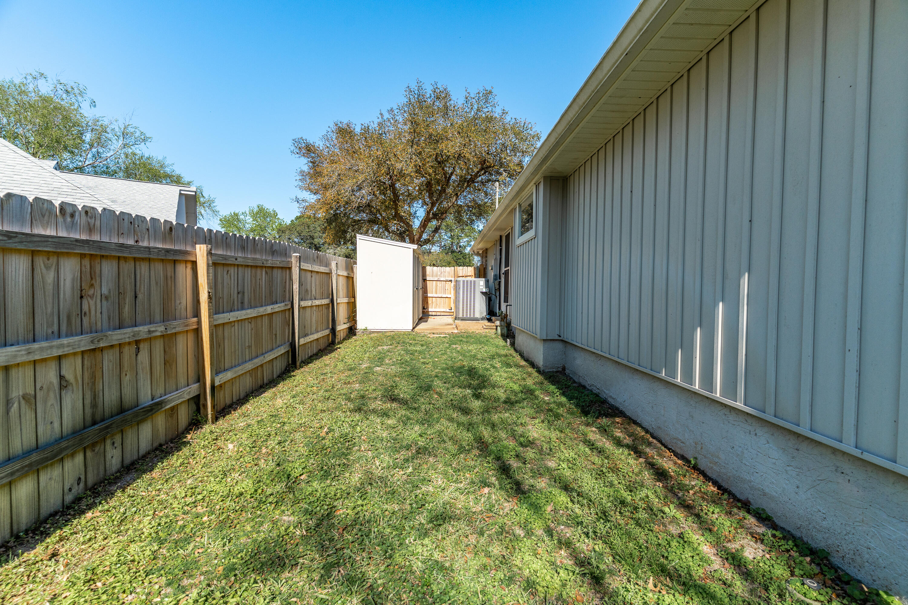 MARY ESTHER MANOR - Residential