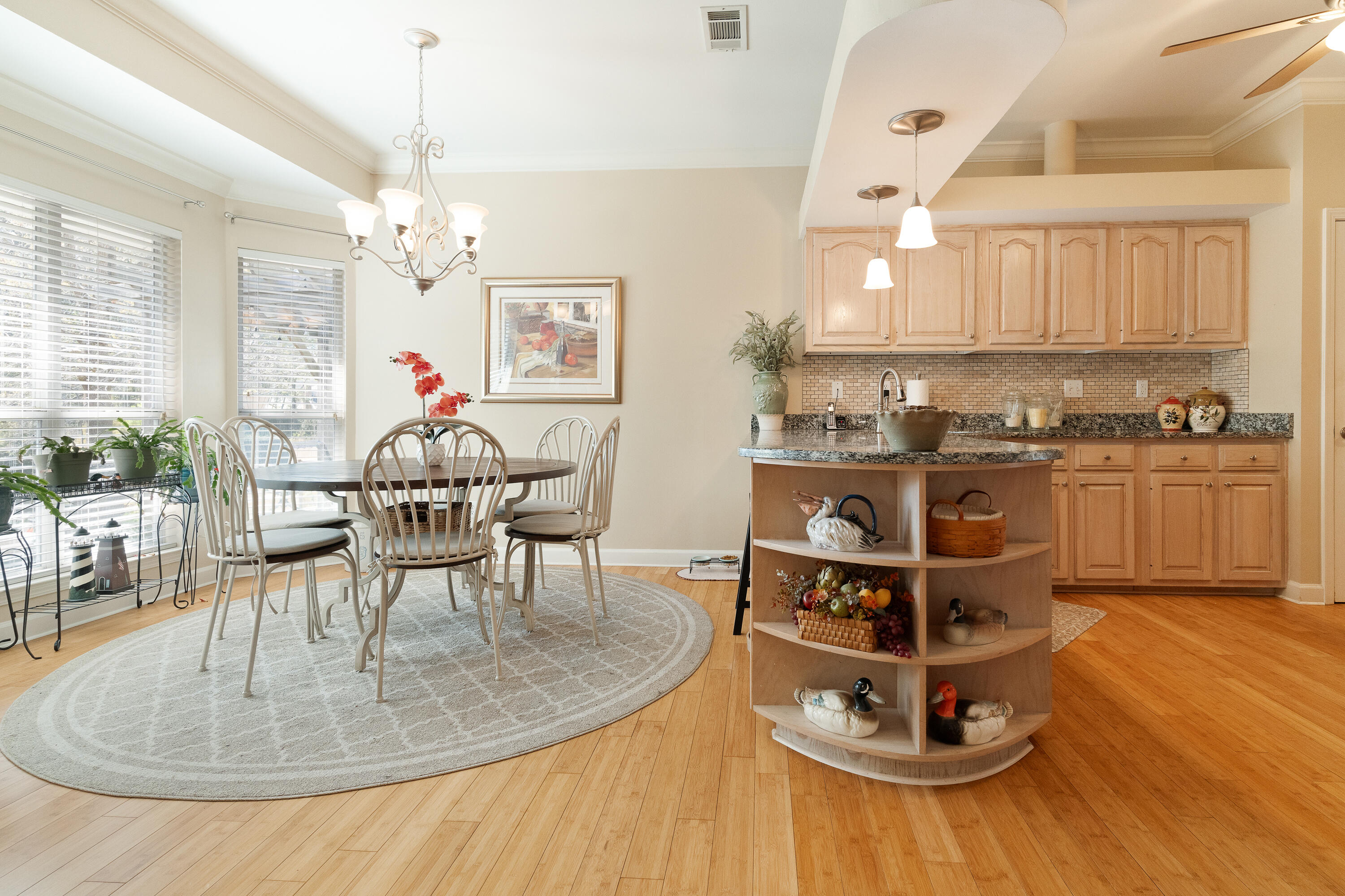 MARY ESTHER MANOR - Residential