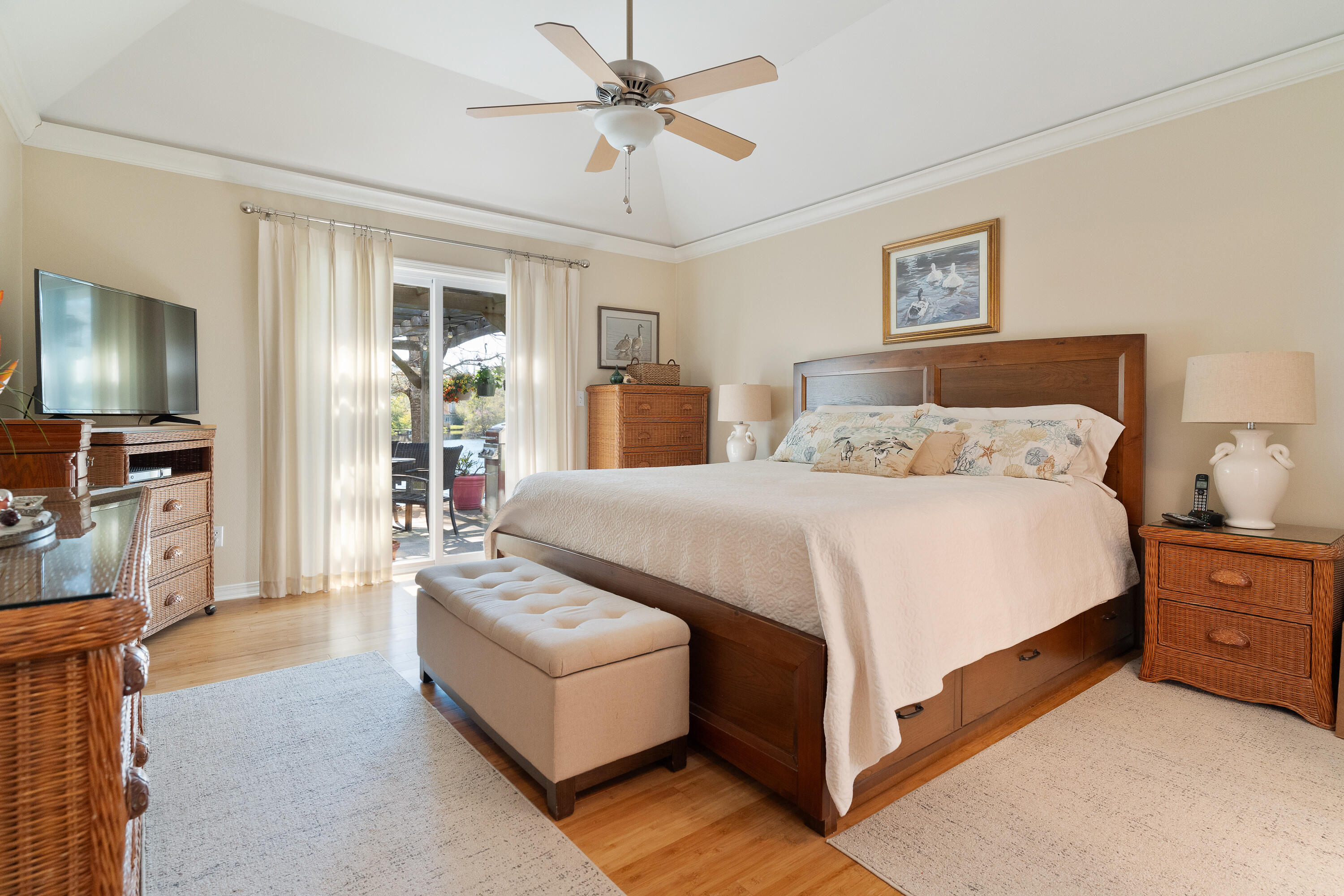 MARY ESTHER MANOR - Residential