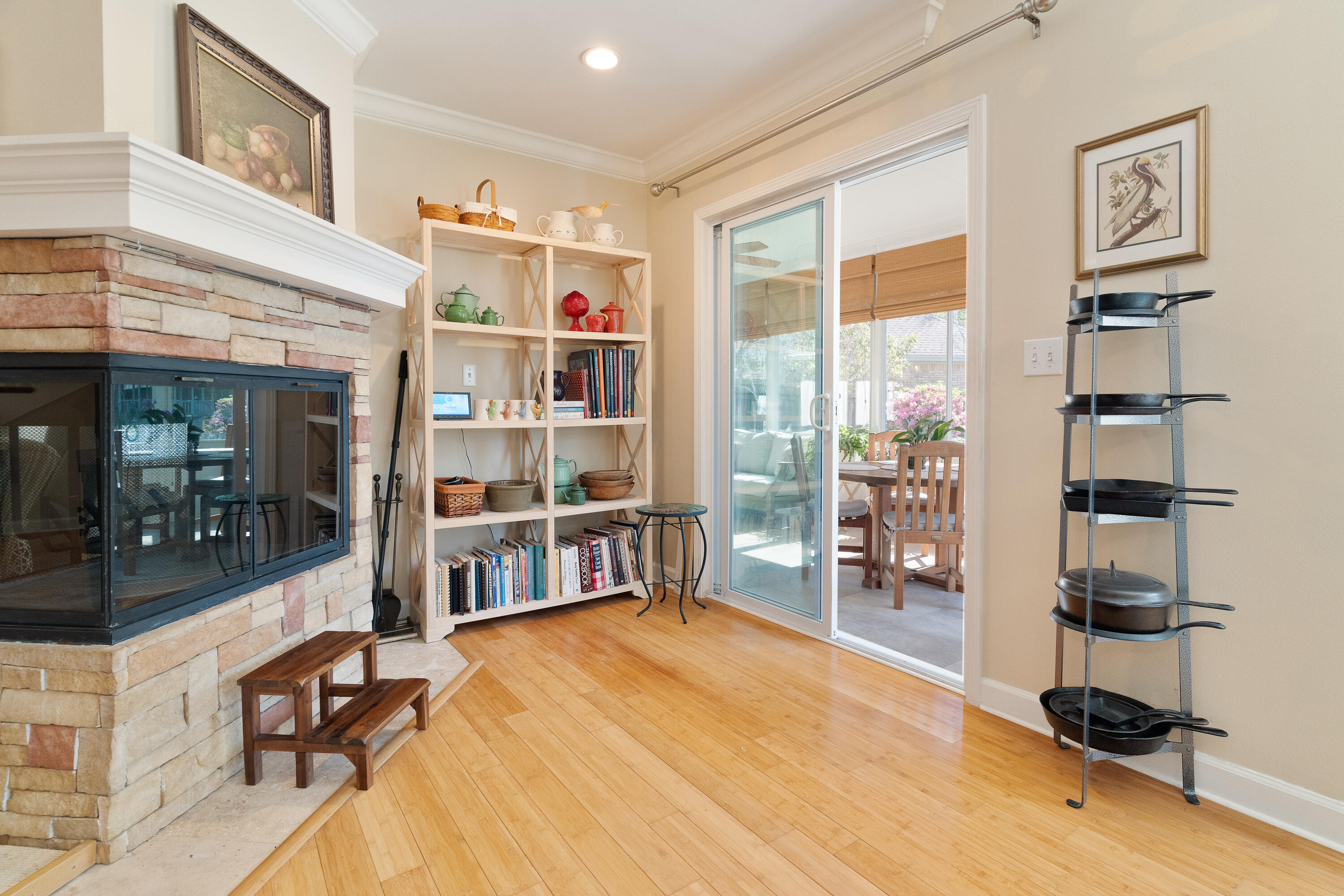 MARY ESTHER MANOR - Residential