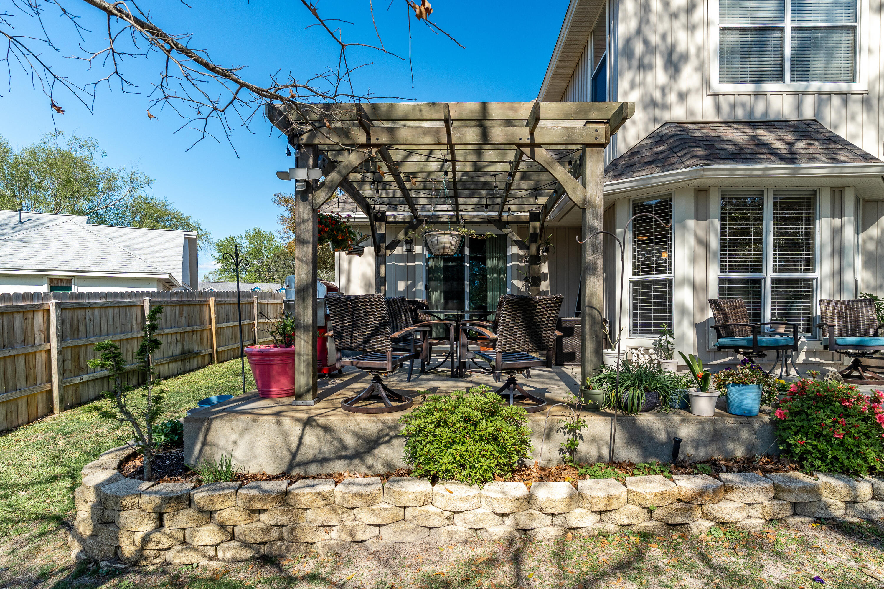 MARY ESTHER MANOR - Residential