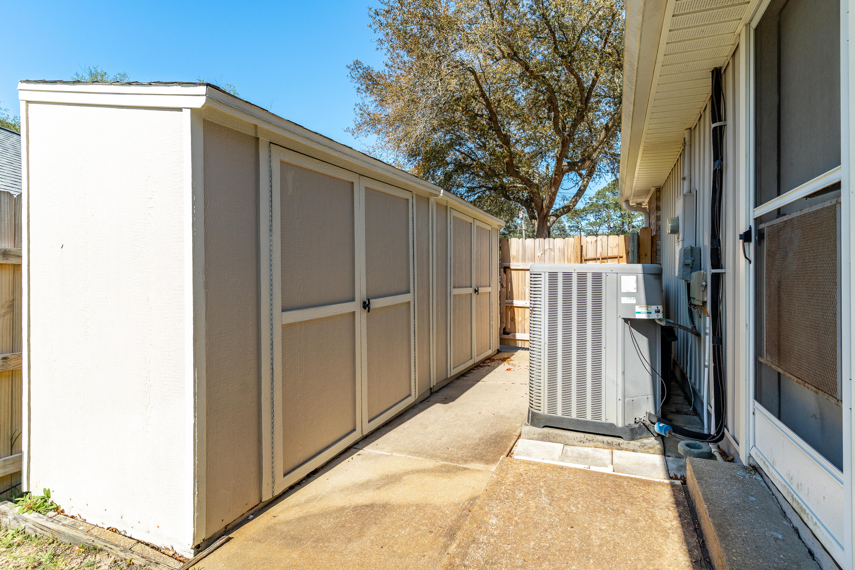 MARY ESTHER MANOR - Residential