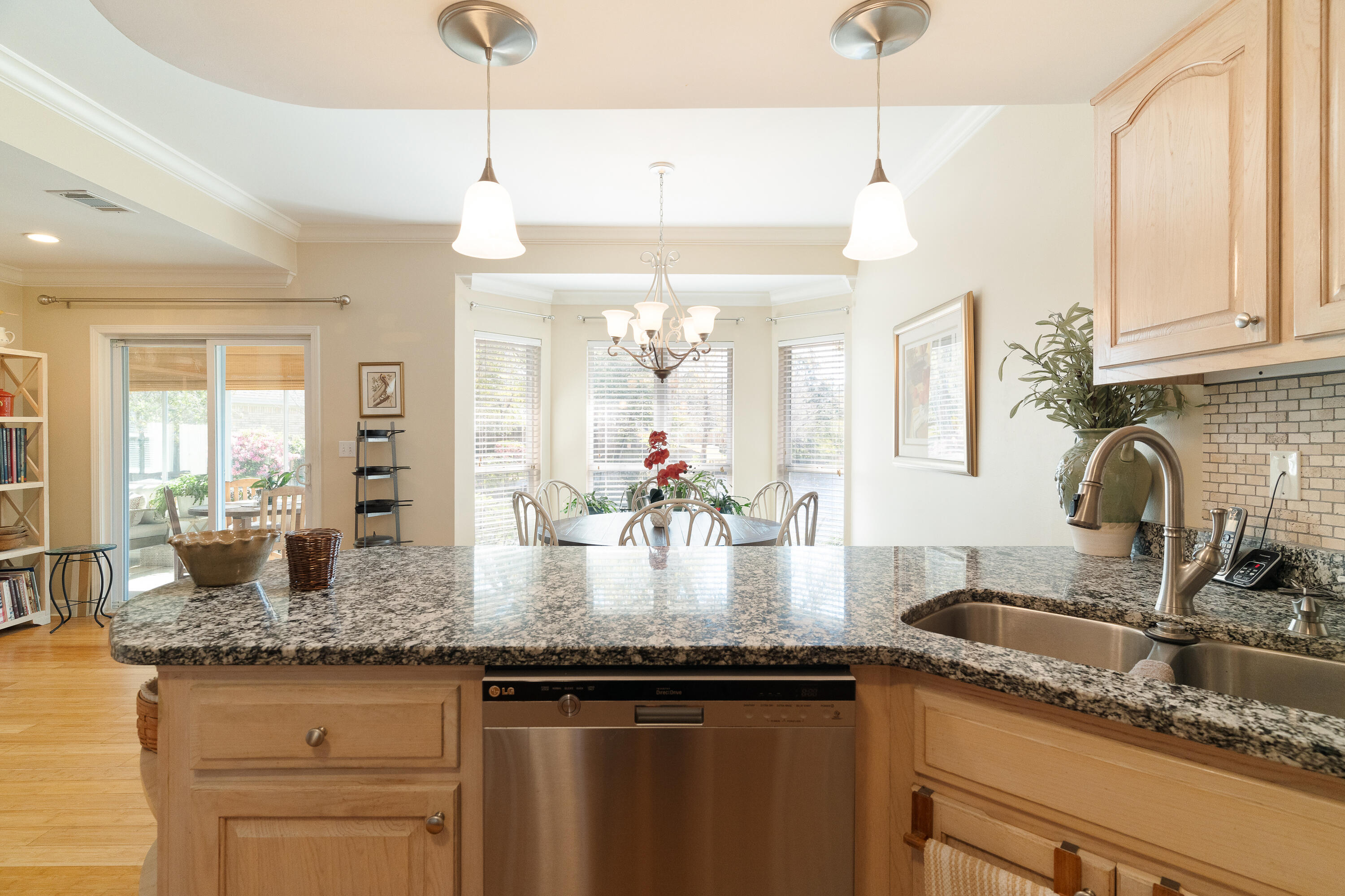 MARY ESTHER MANOR - Residential