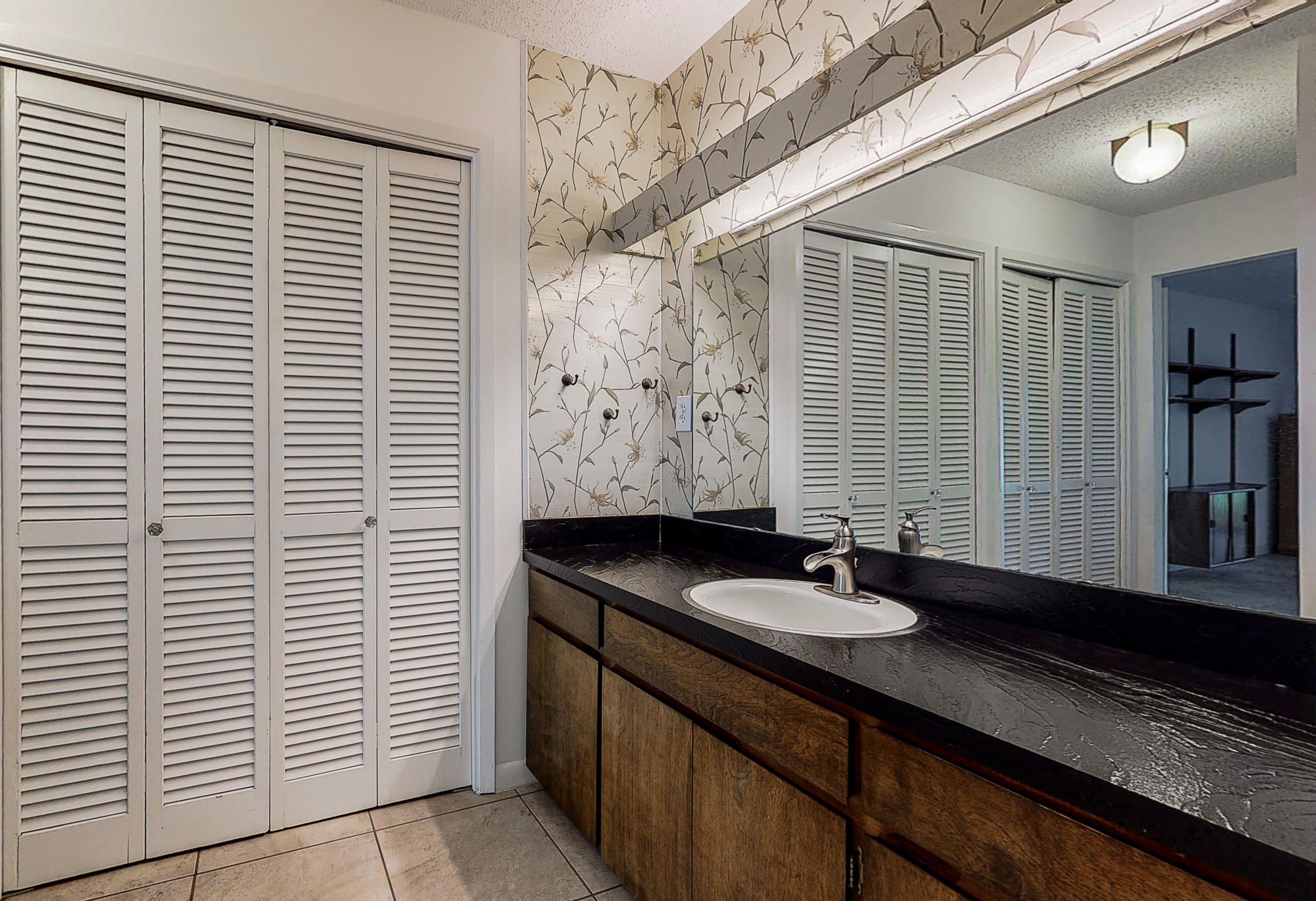 EDGEWATER VILLAGE NORTH - Residential