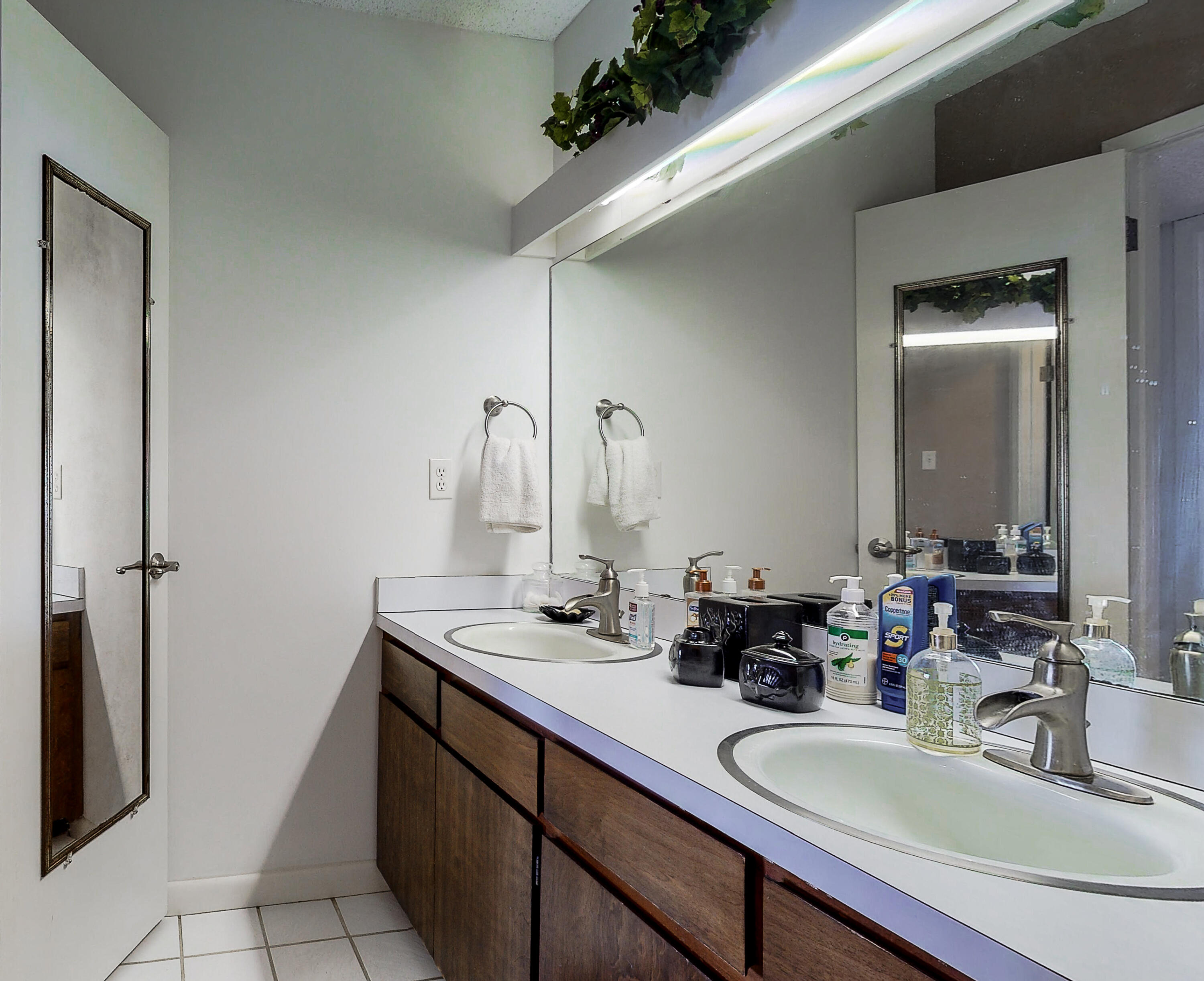 EDGEWATER VILLAGE NORTH - Residential