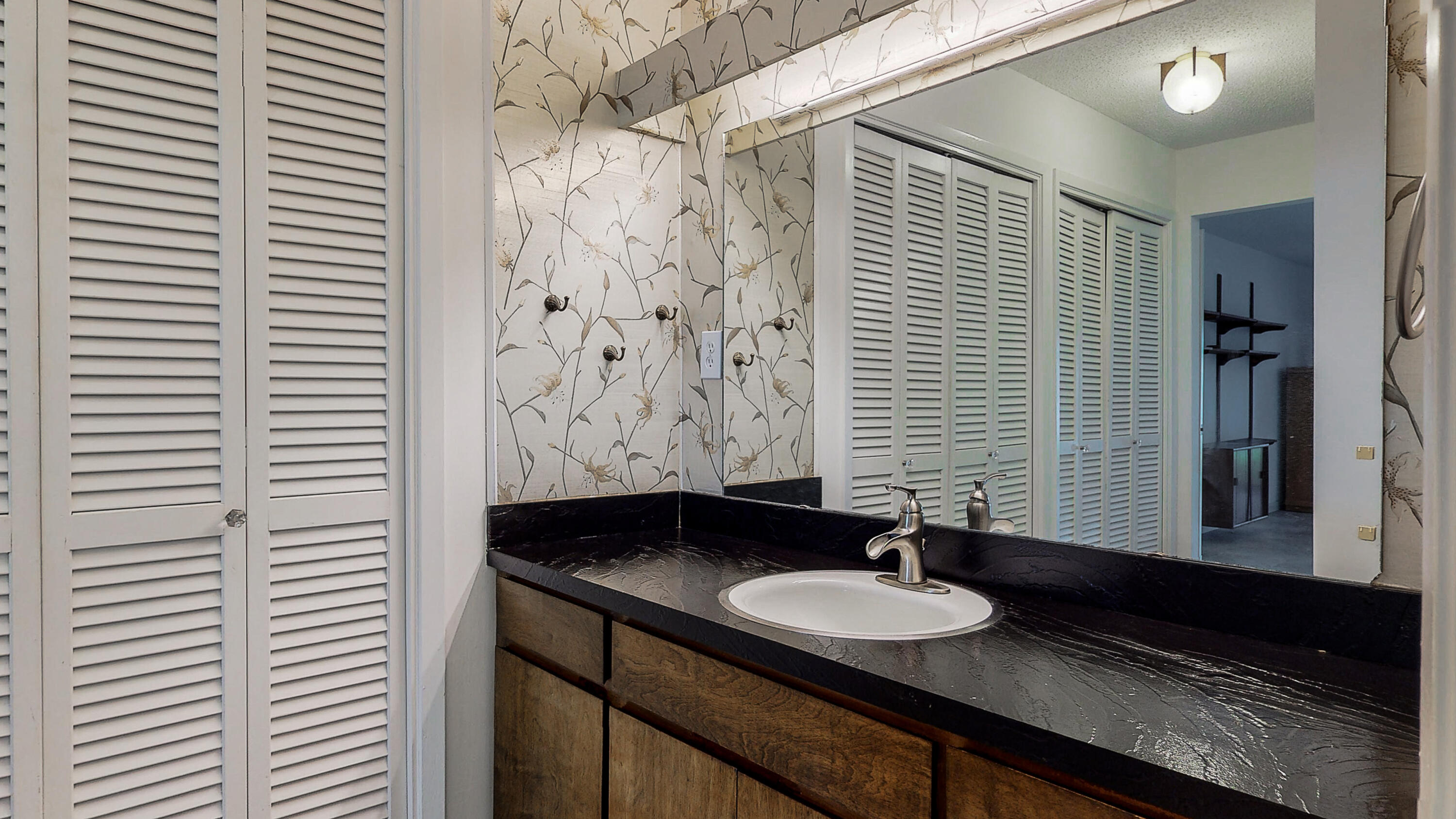 EDGEWATER VILLAGE NORTH - Residential