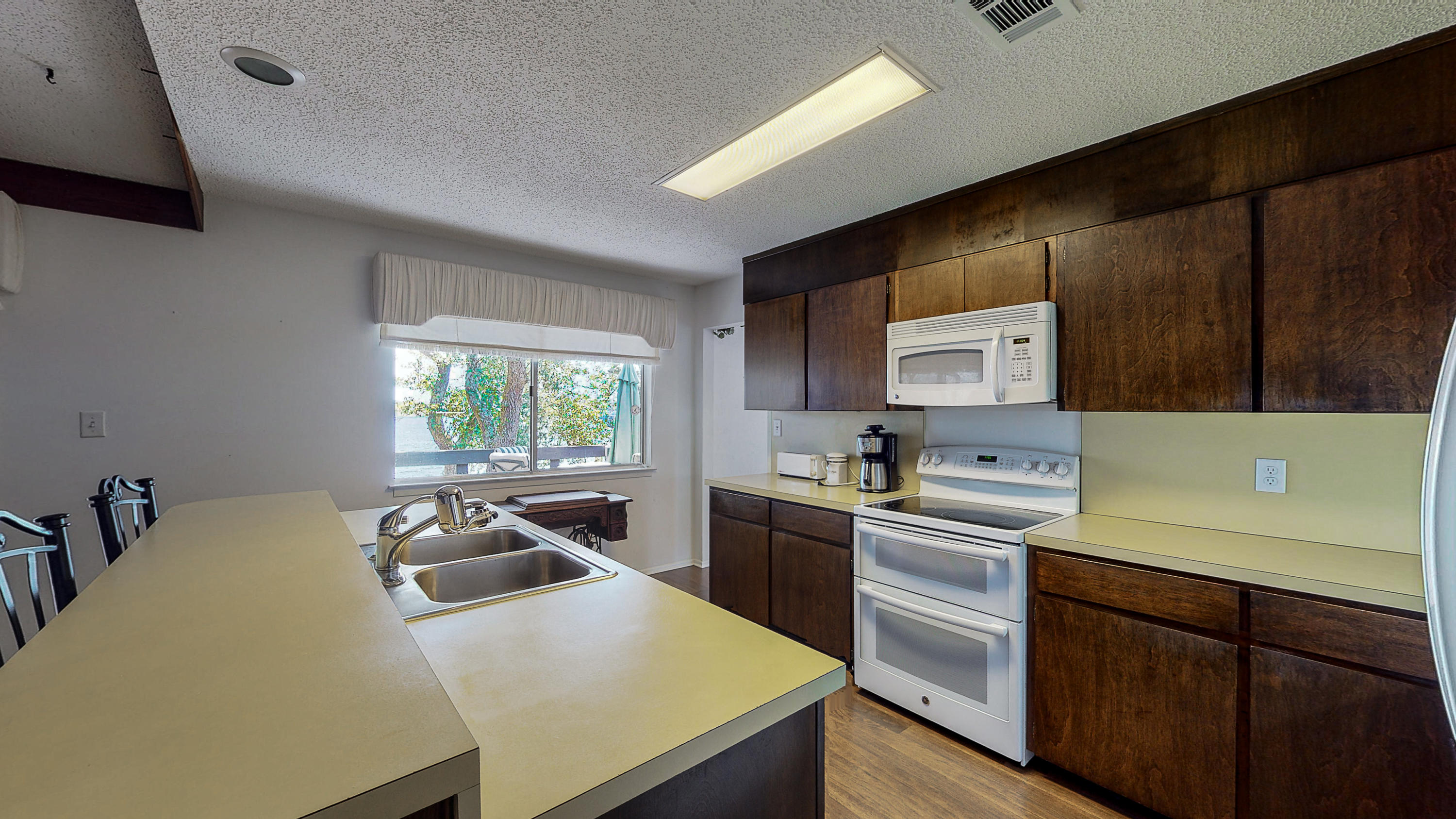 EDGEWATER VILLAGE NORTH - Residential