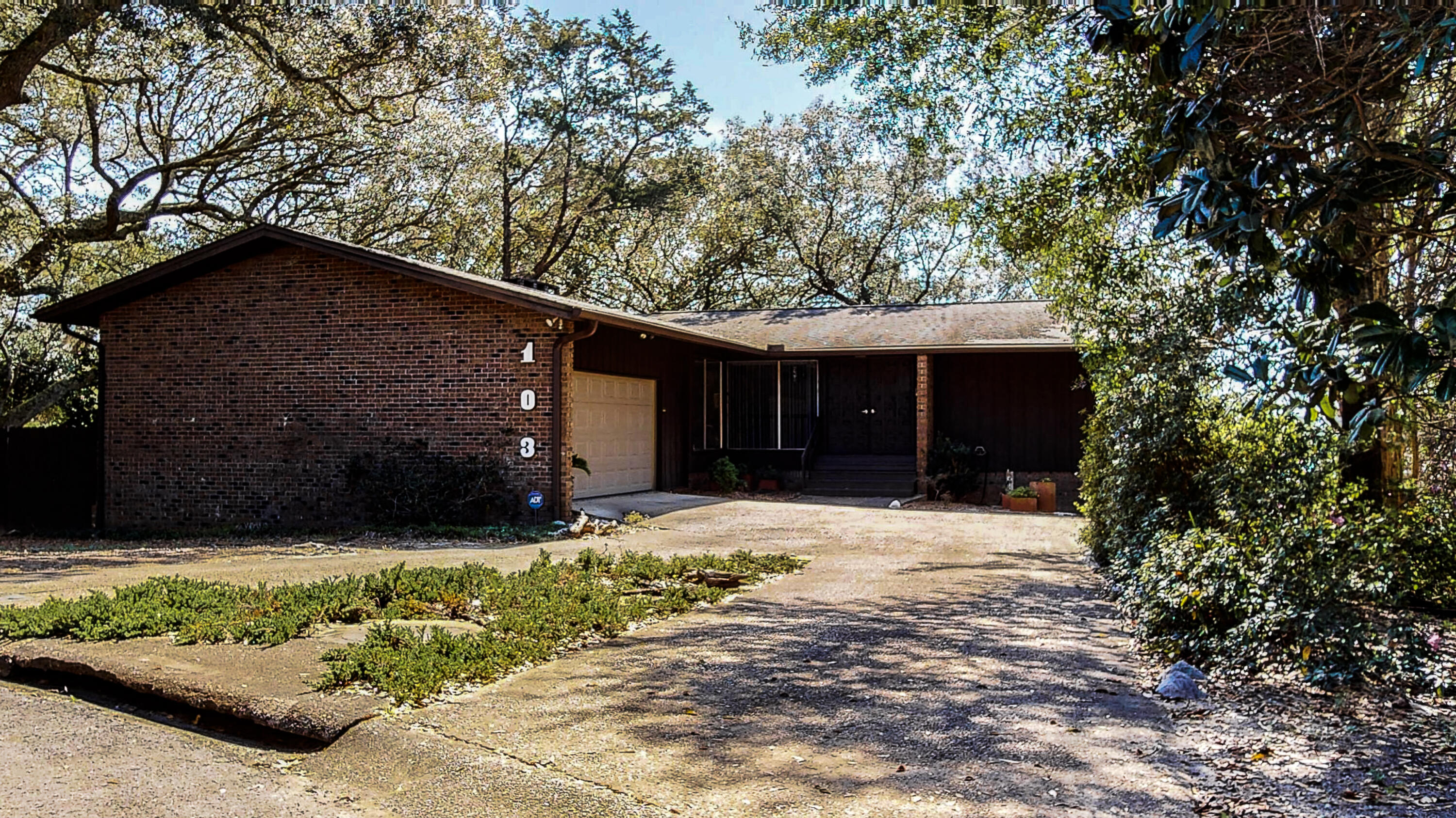 EDGEWATER VILLAGE NORTH - Residential