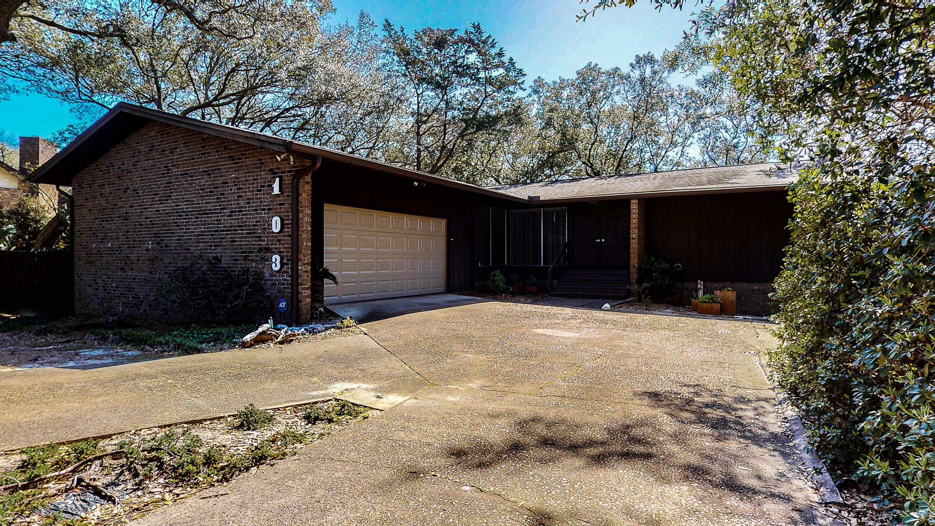 EDGEWATER VILLAGE NORTH - Residential