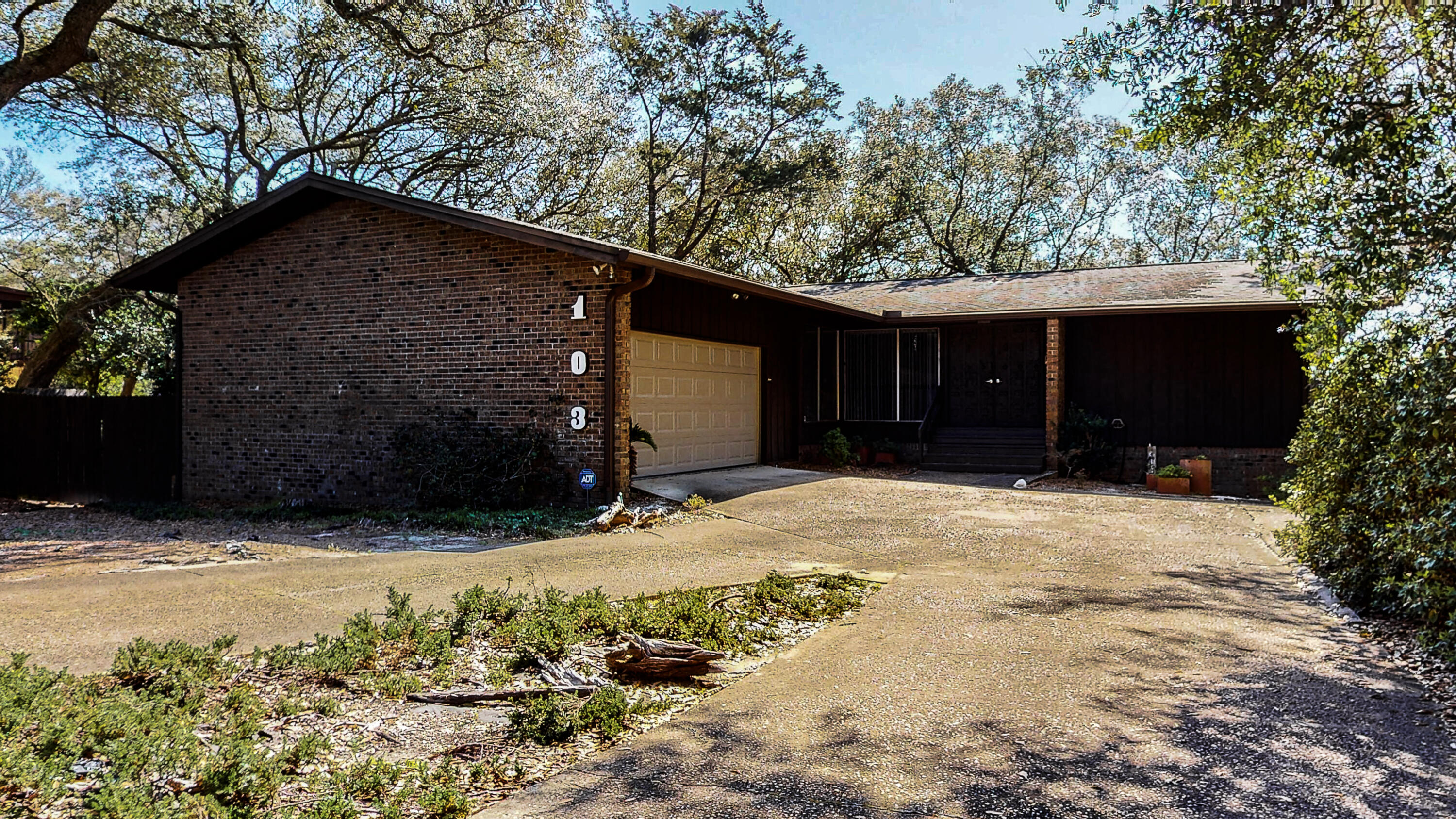 EDGEWATER VILLAGE NORTH - Residential