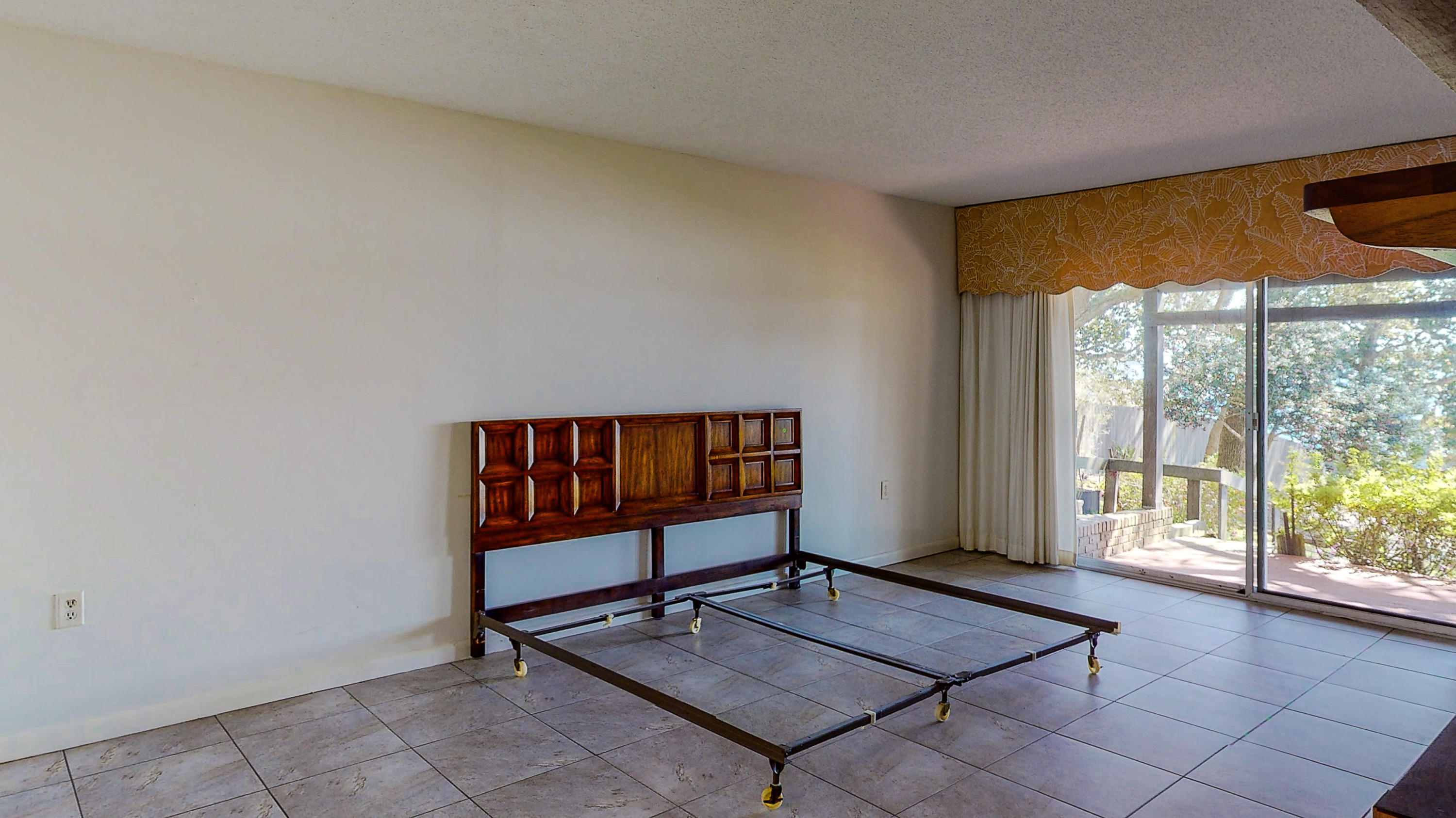 EDGEWATER VILLAGE NORTH - Residential