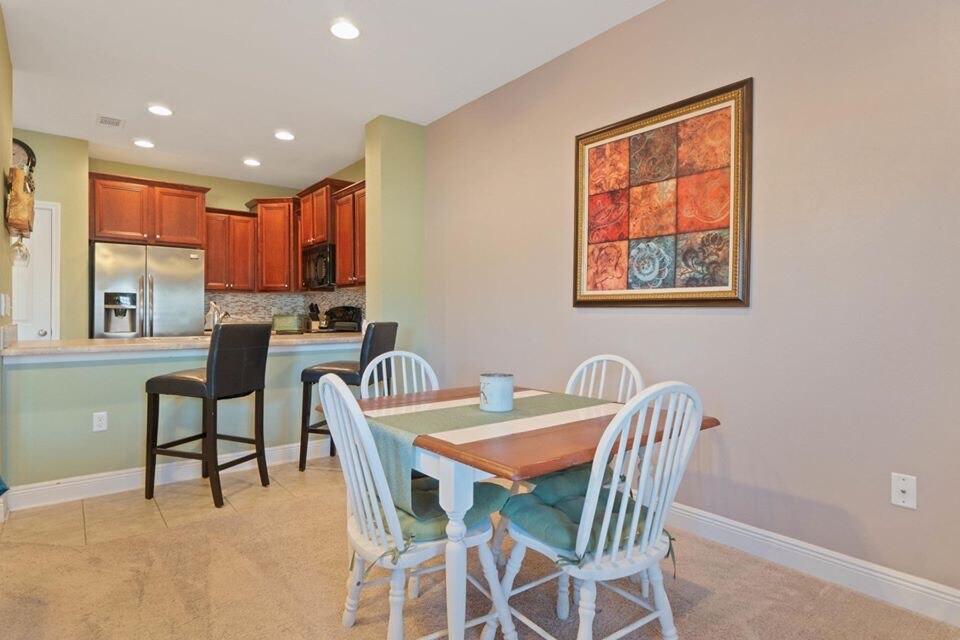 IRON HORSE T/H - Residential Lease