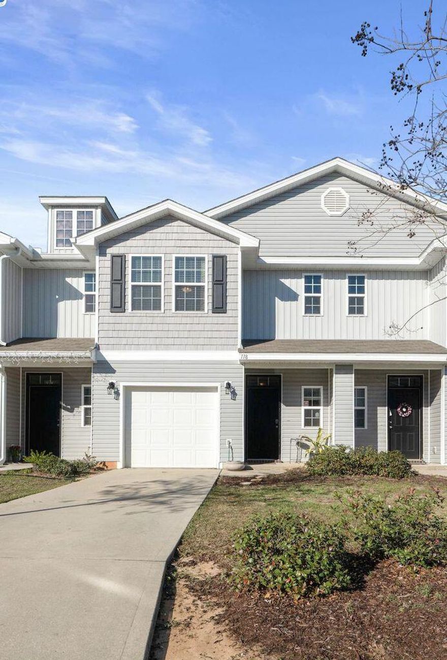 Great location in Crestview. 3 bed, 2.5 bathrooms, open floor concept. Stainless steel appliances. Call Catherine at 850-826-4803 for more information or to schedule an appointment. More pictures coming soon.
