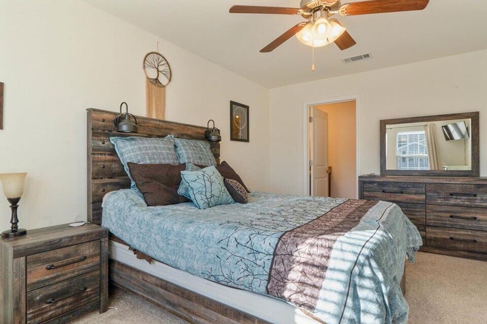 IRON HORSE T/H - Residential Lease