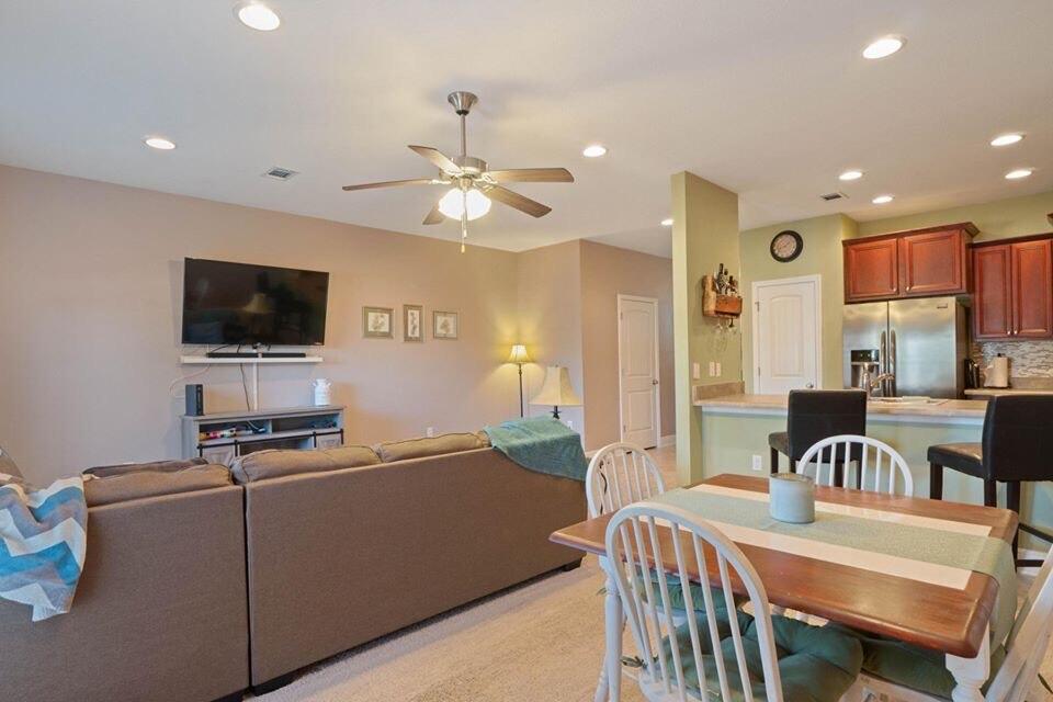 IRON HORSE T/H - Residential Lease