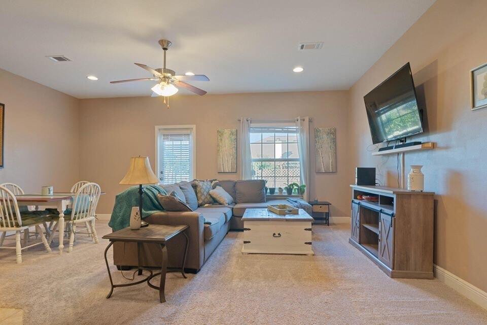 IRON HORSE T/H - Residential Lease