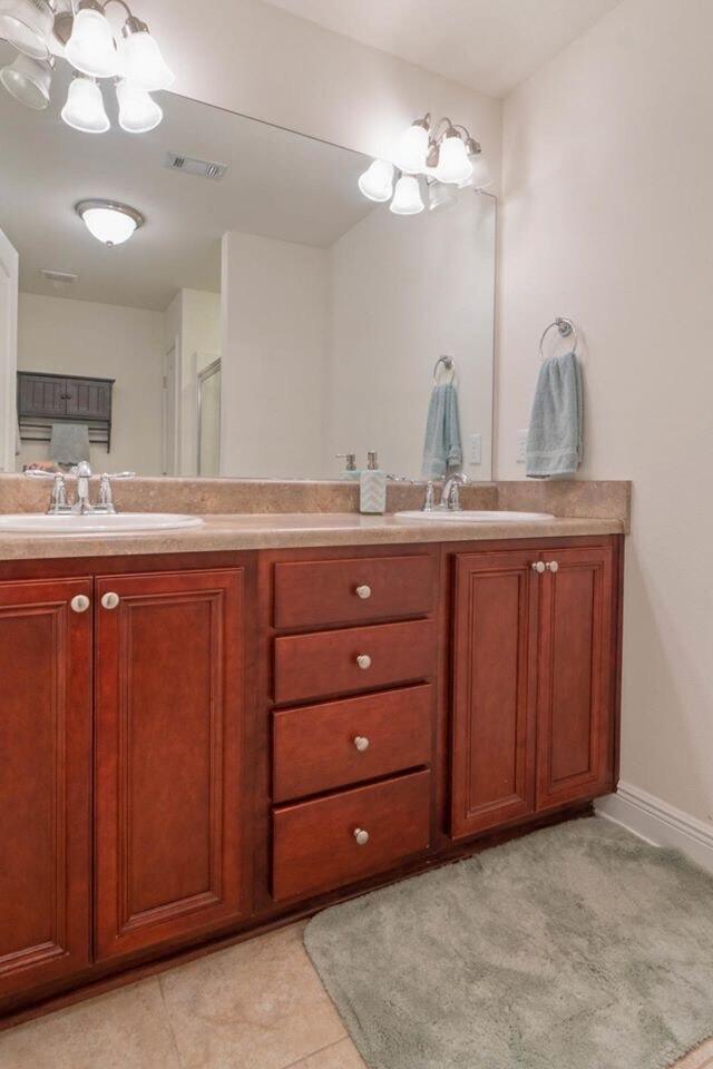 IRON HORSE T/H - Residential Lease