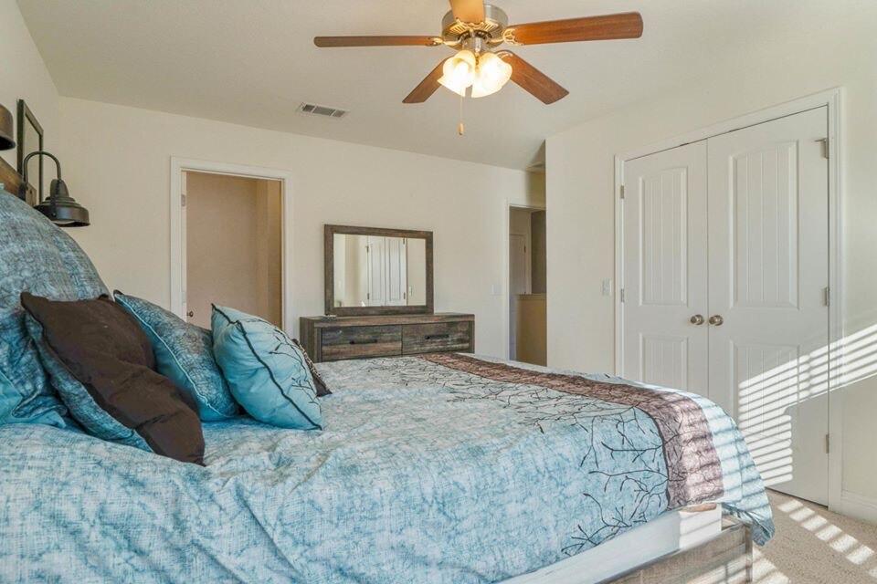 IRON HORSE T/H - Residential Lease