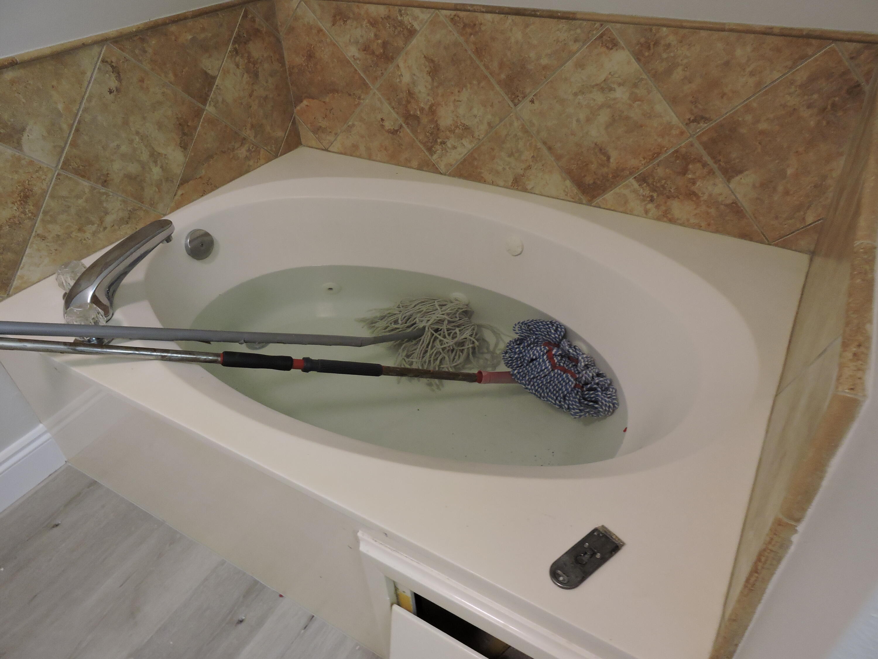 SOUTHGATE PH 3 - Residential Lease