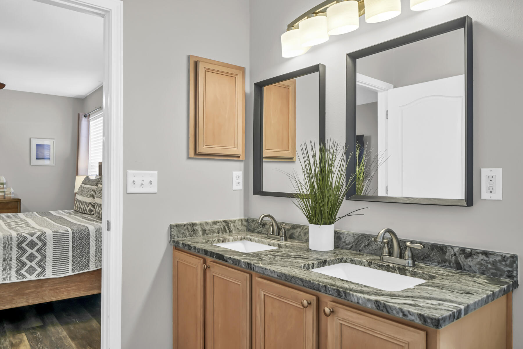 PARADISE RETREAT - Residential