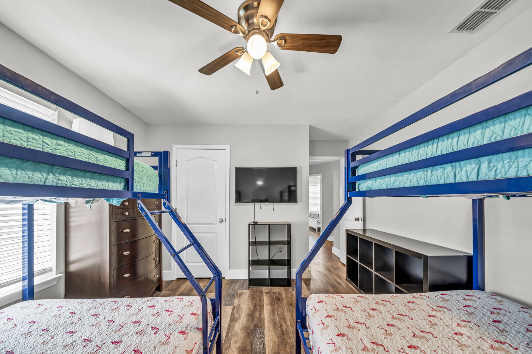 PARADISE RETREAT - Residential