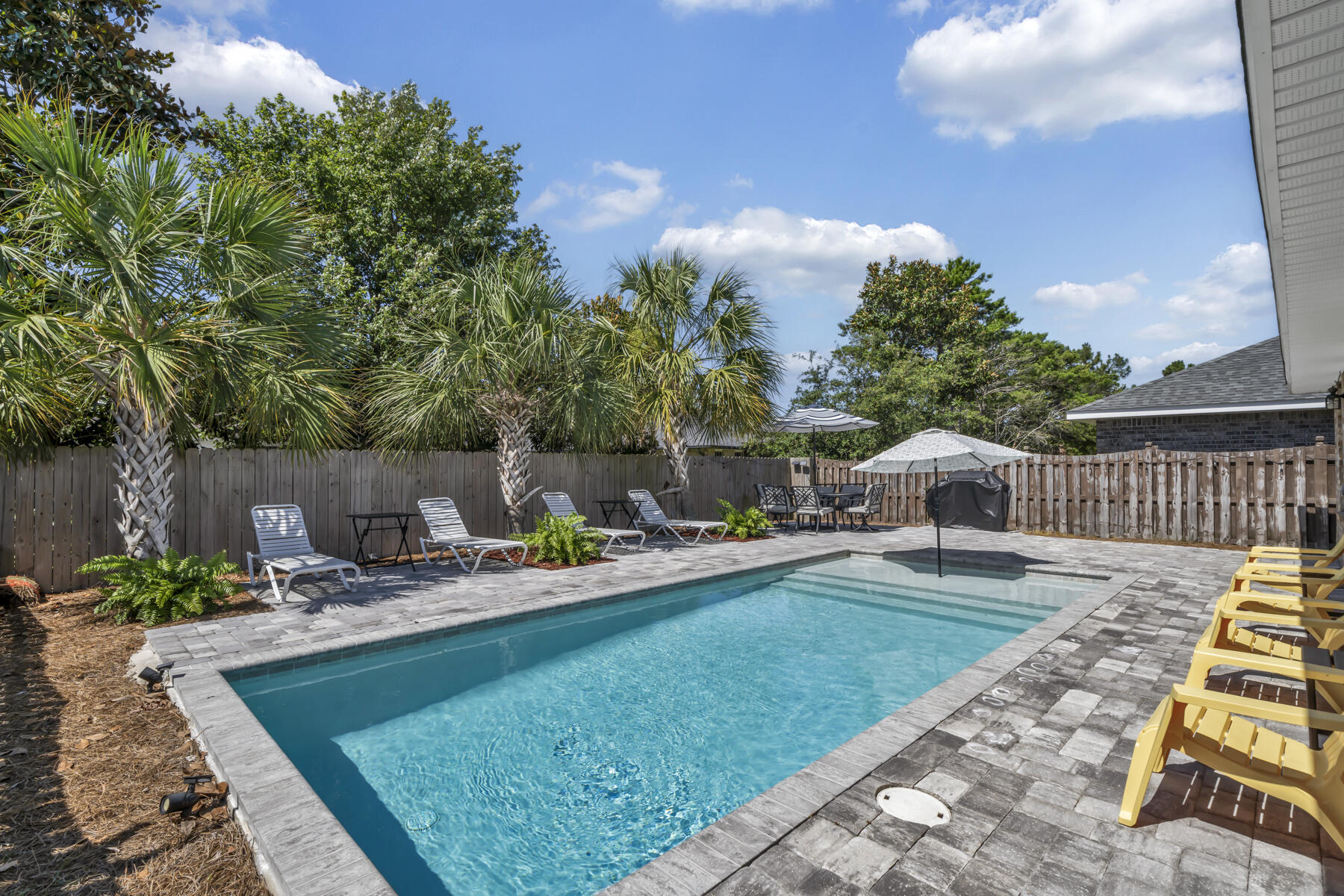 PARADISE RETREAT - Residential