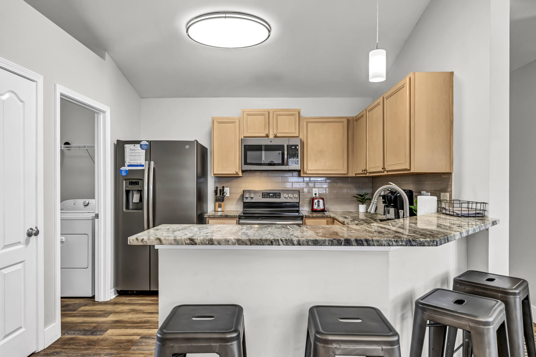 PARADISE RETREAT - Residential