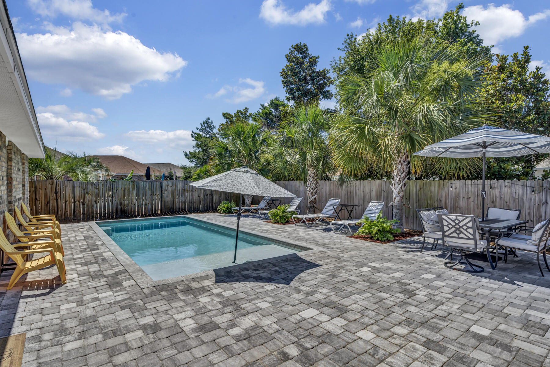 PARADISE RETREAT - Residential