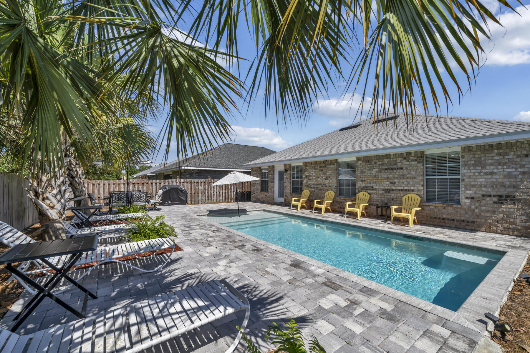 PARADISE RETREAT - Residential