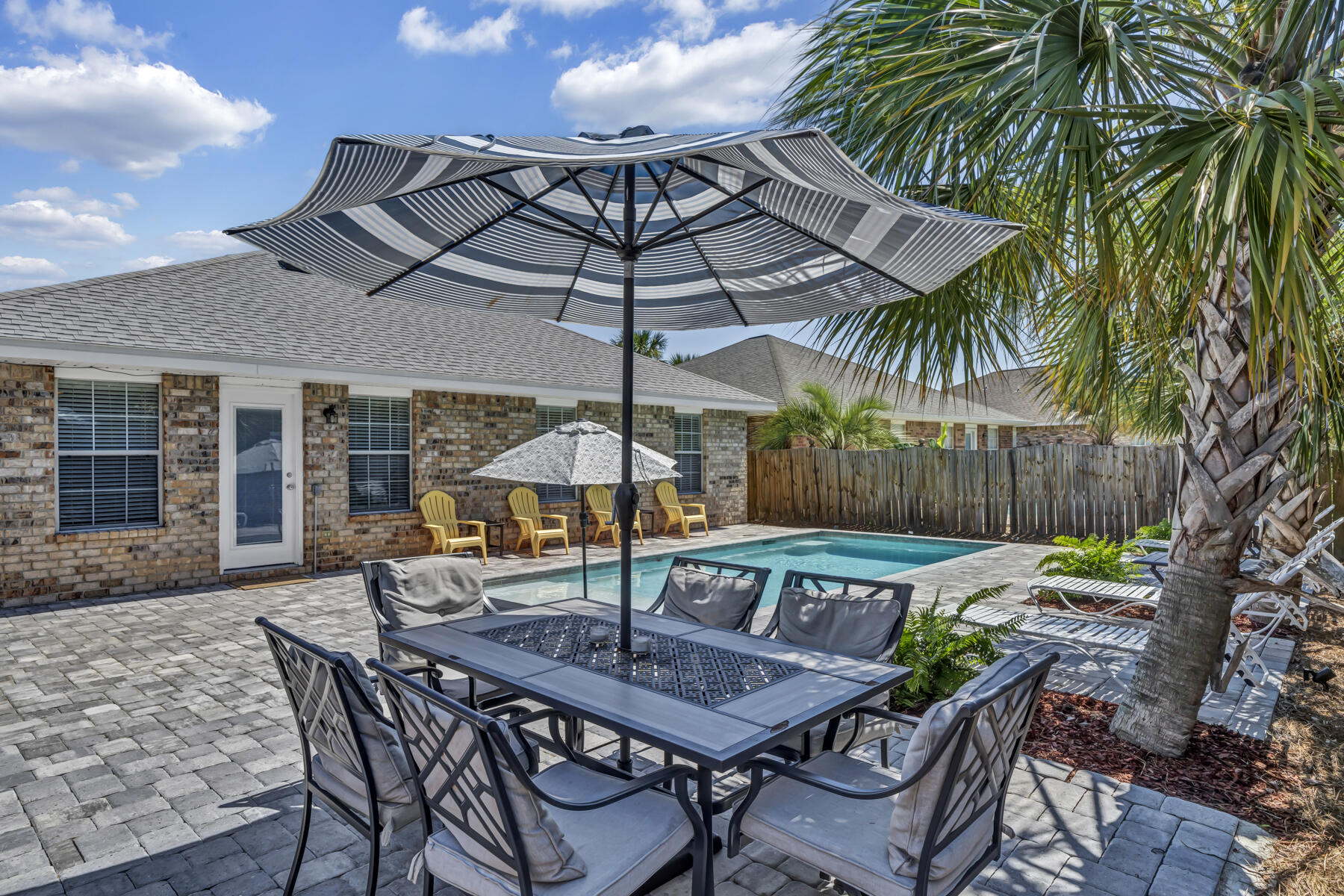 PARADISE RETREAT - Residential