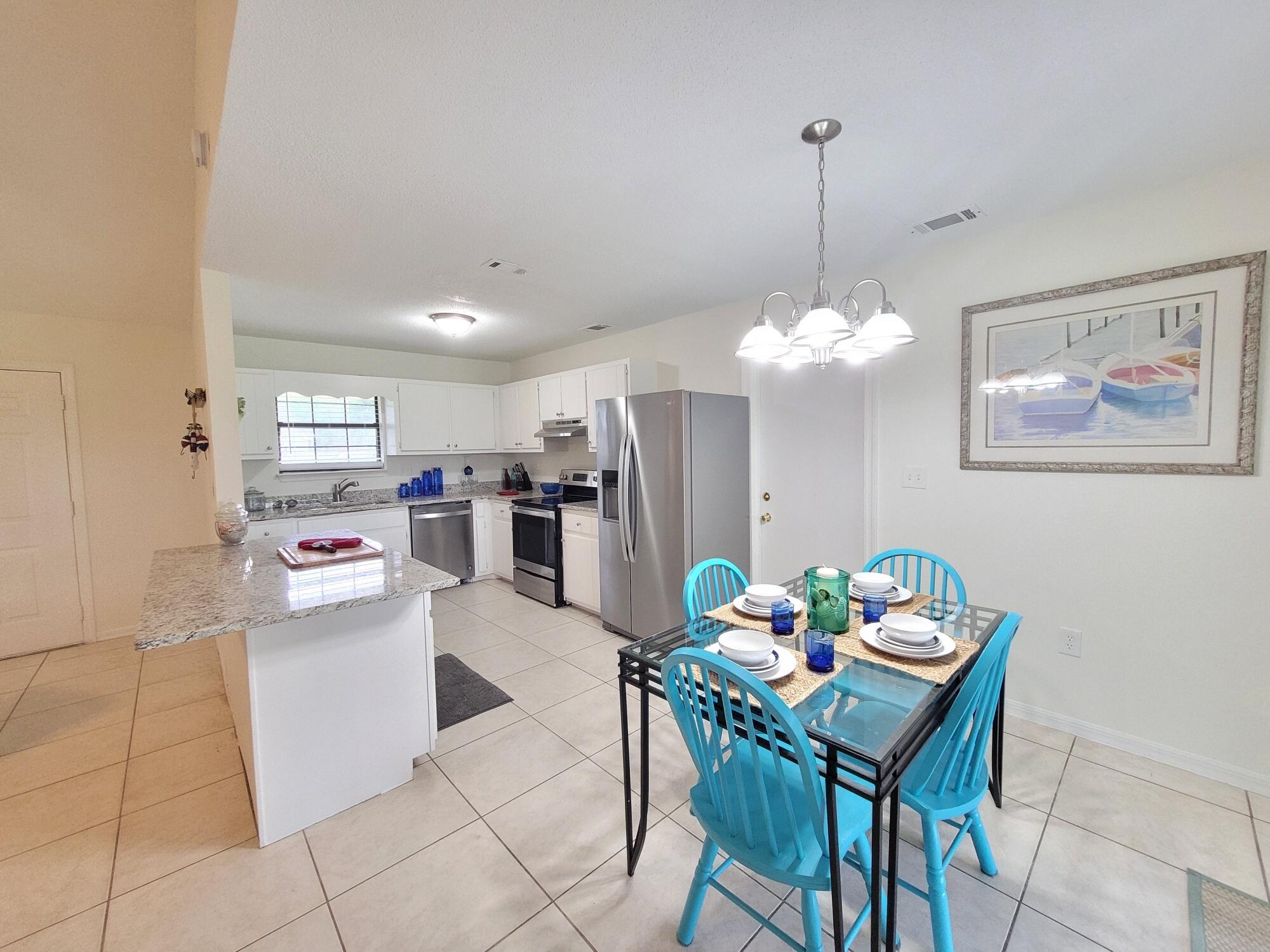 IMPERIAL LAKES - Residential