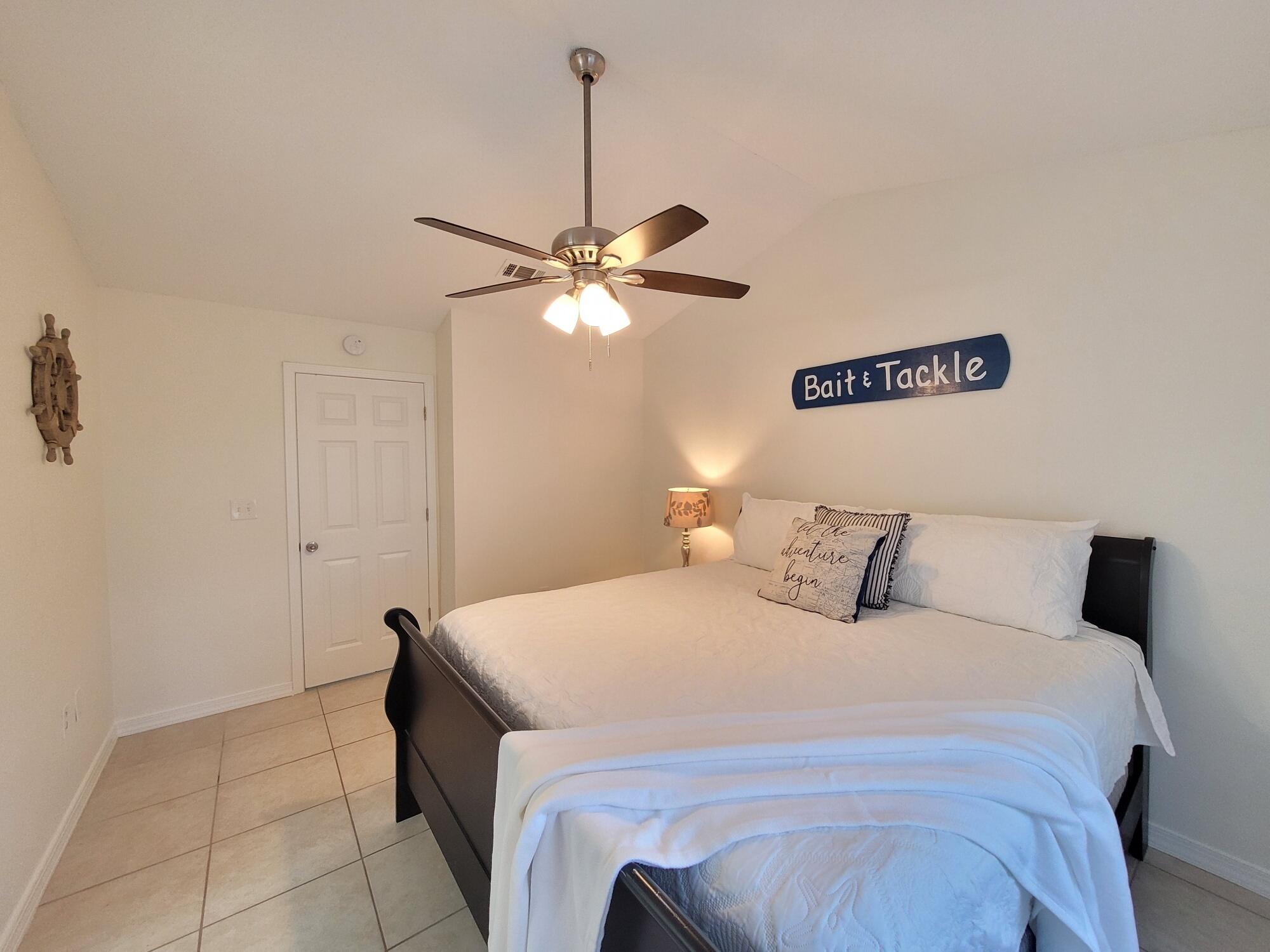 IMPERIAL LAKES - Residential